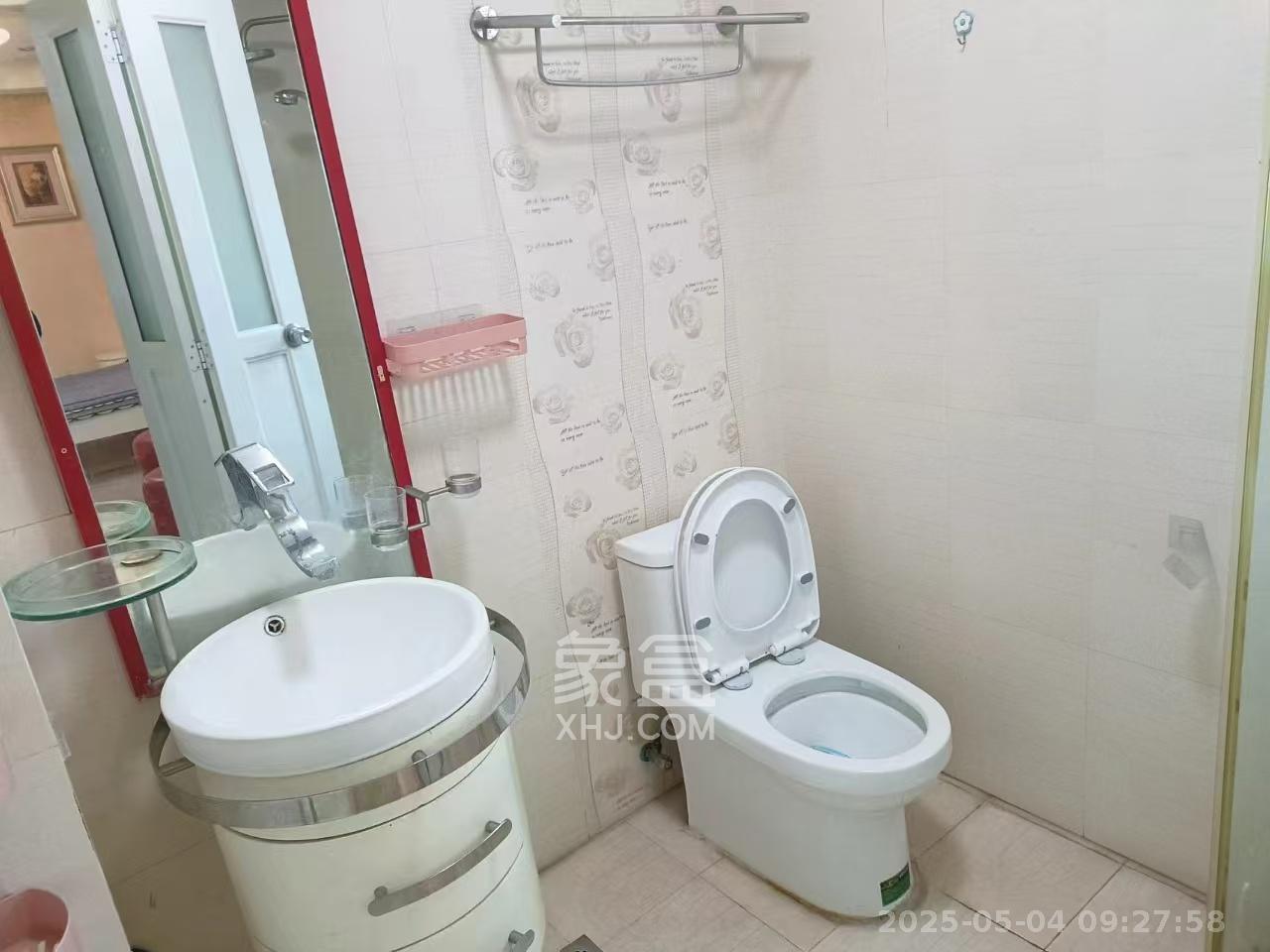 尊邸华庭  1室1厅1卫   1600.00元/月室内图