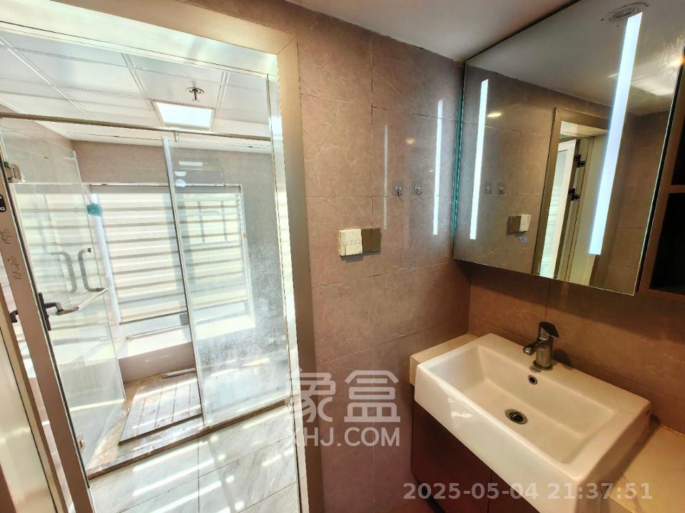 梦想新天地  3室2厅2卫   2700.00元/月室内图