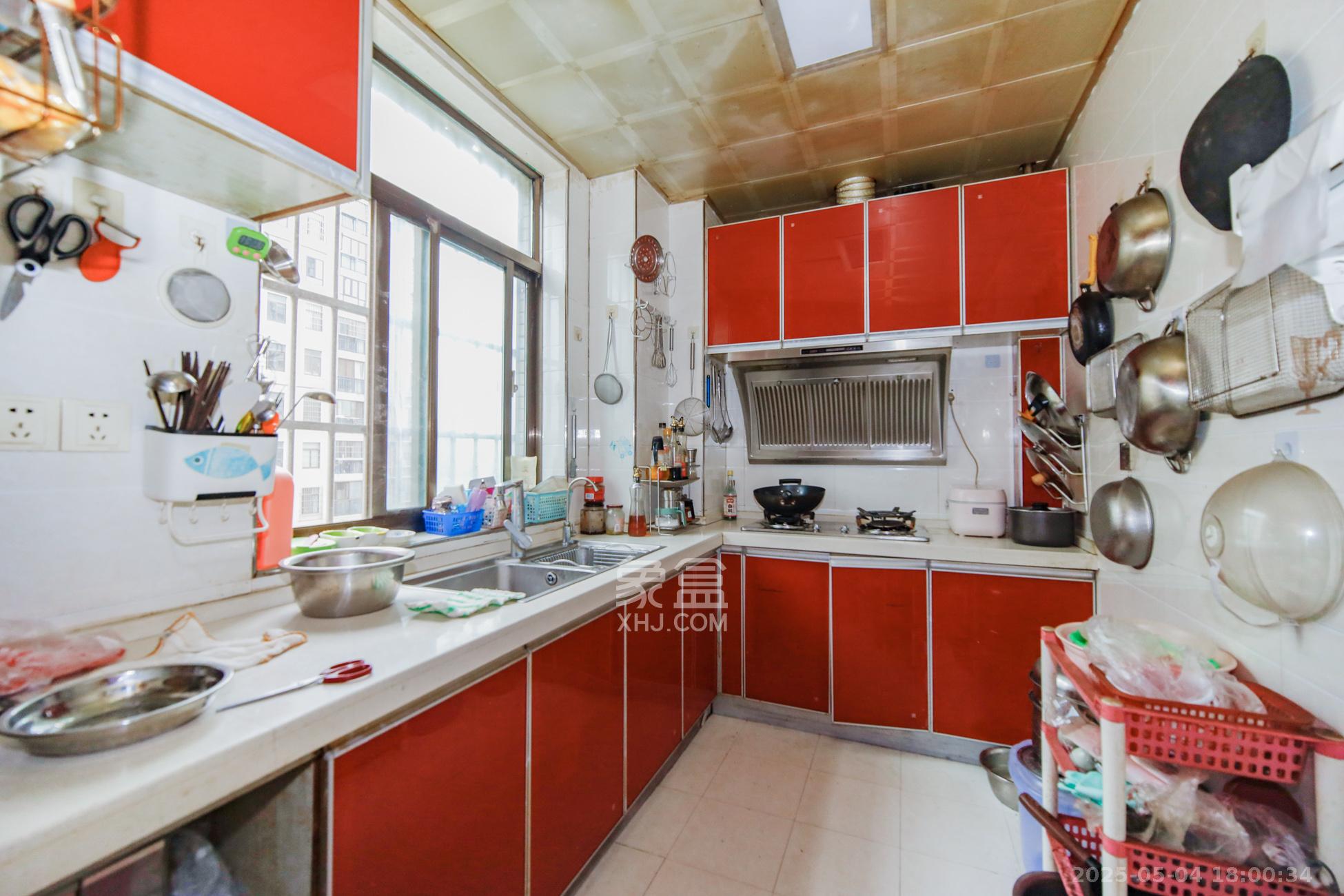 湘翰御舍  3室2厅2卫    93.0万厨房