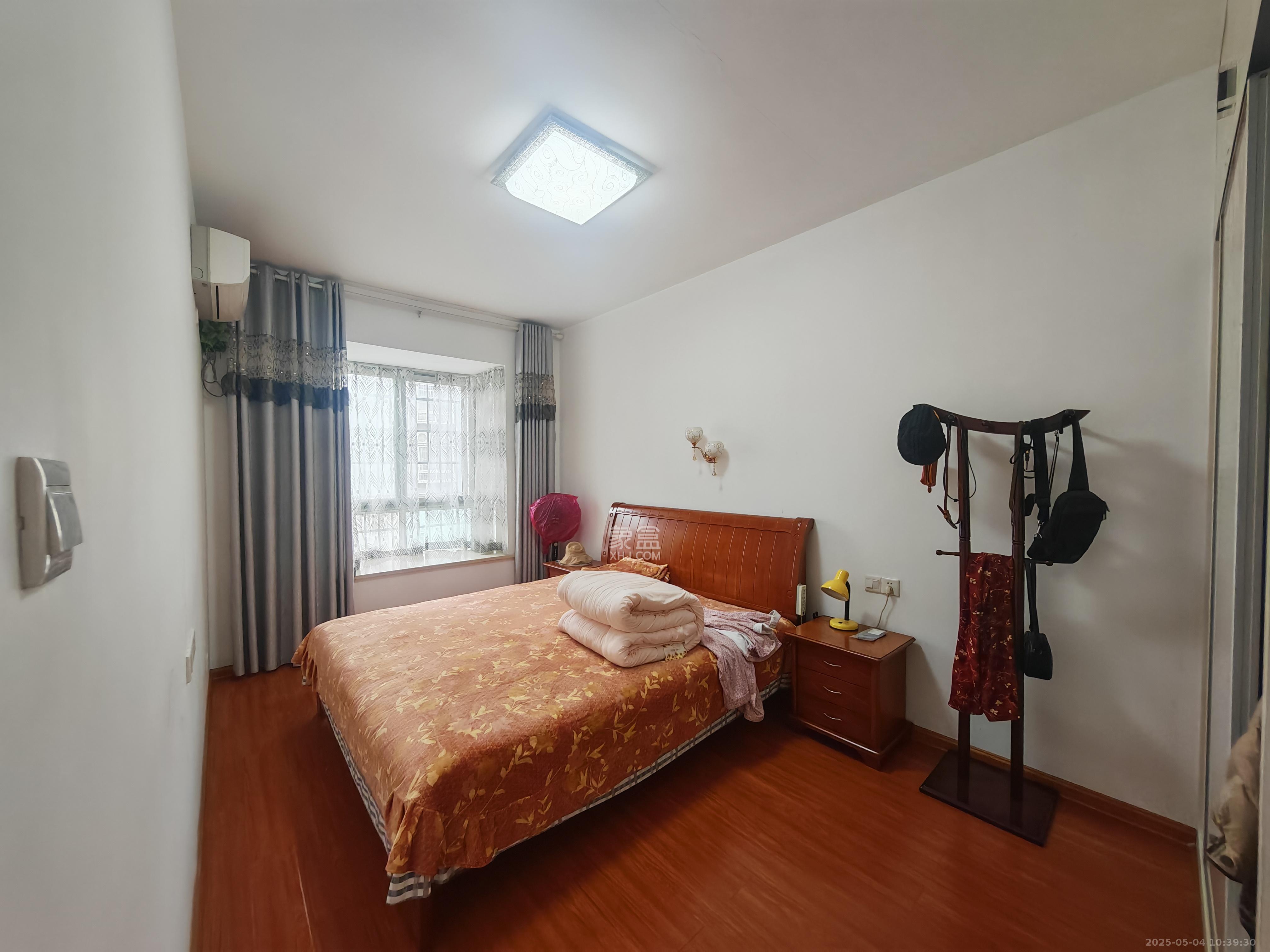 春满江南  3室2厅2卫   35.80万客厅