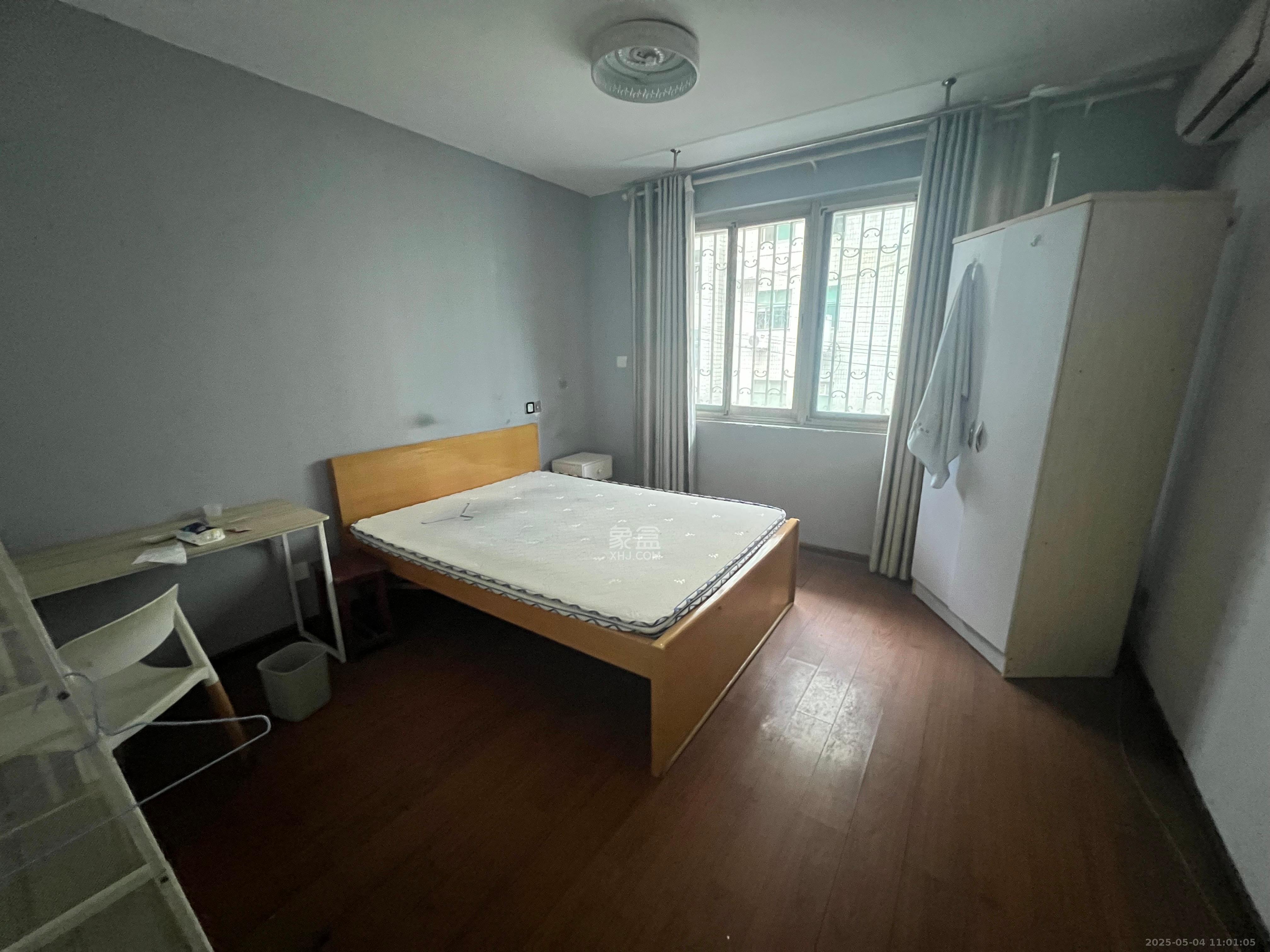 芙蓉区教师村  1室2厅1卫   1900.00元/月室内图