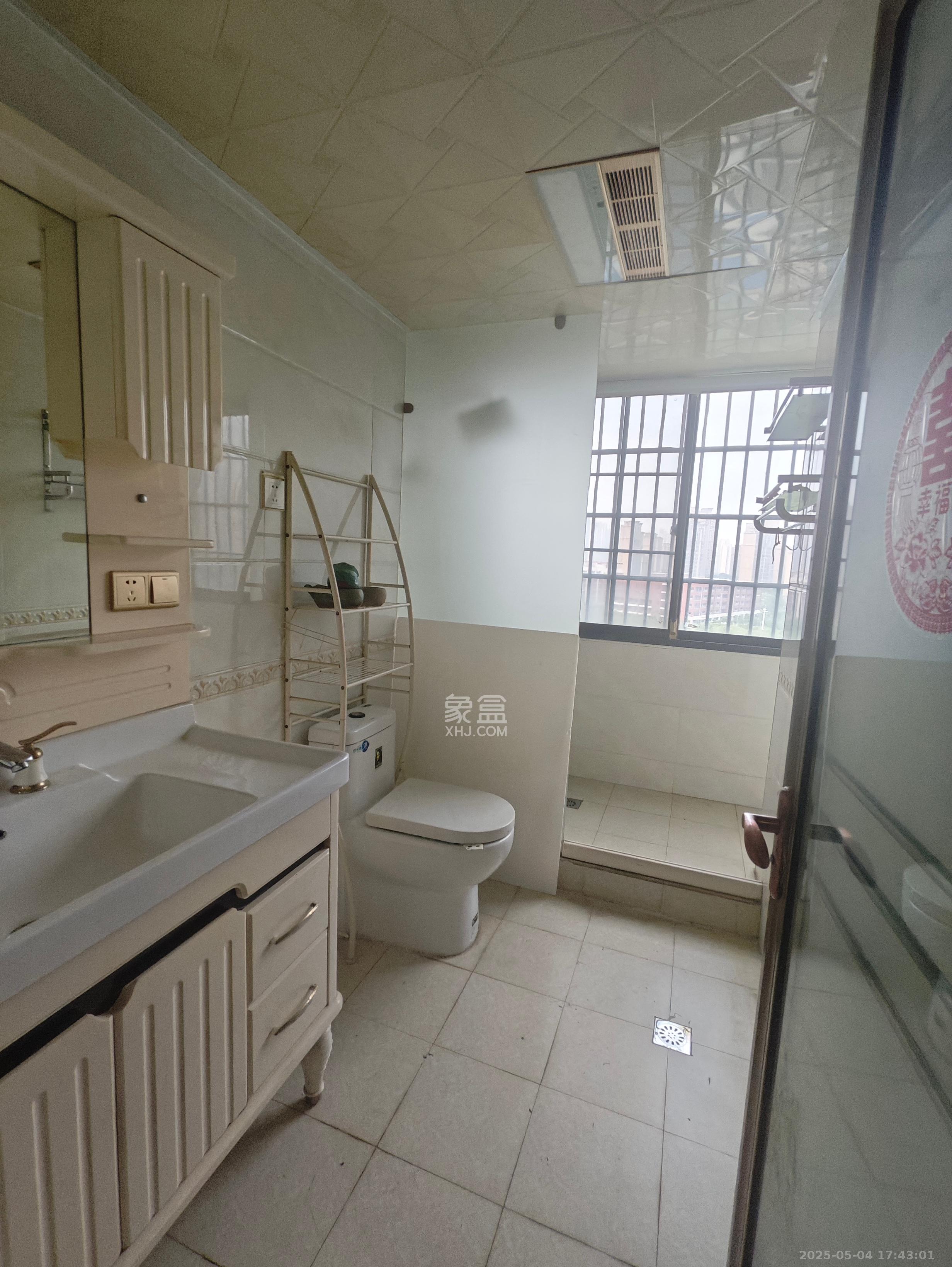 嘉宇盛世华章 4室2厅2卫 3500.0元/月 嘉宇盛世华章 4室2厅2卫 3500.0元/月室内图