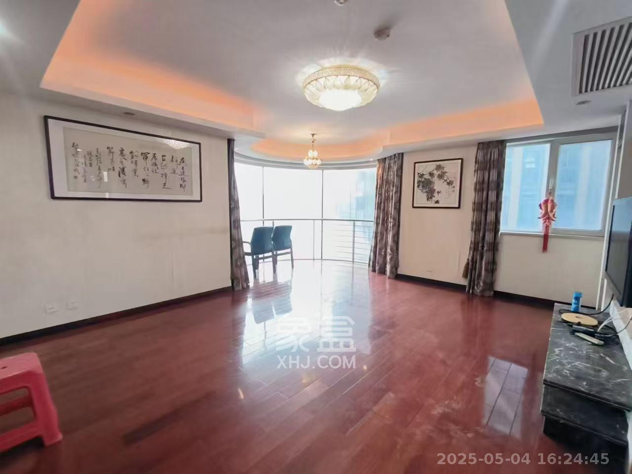 金色屋顶  4室2厅2卫    5500.0元/月 金色屋顶  4室2厅2卫    5500.0元/月