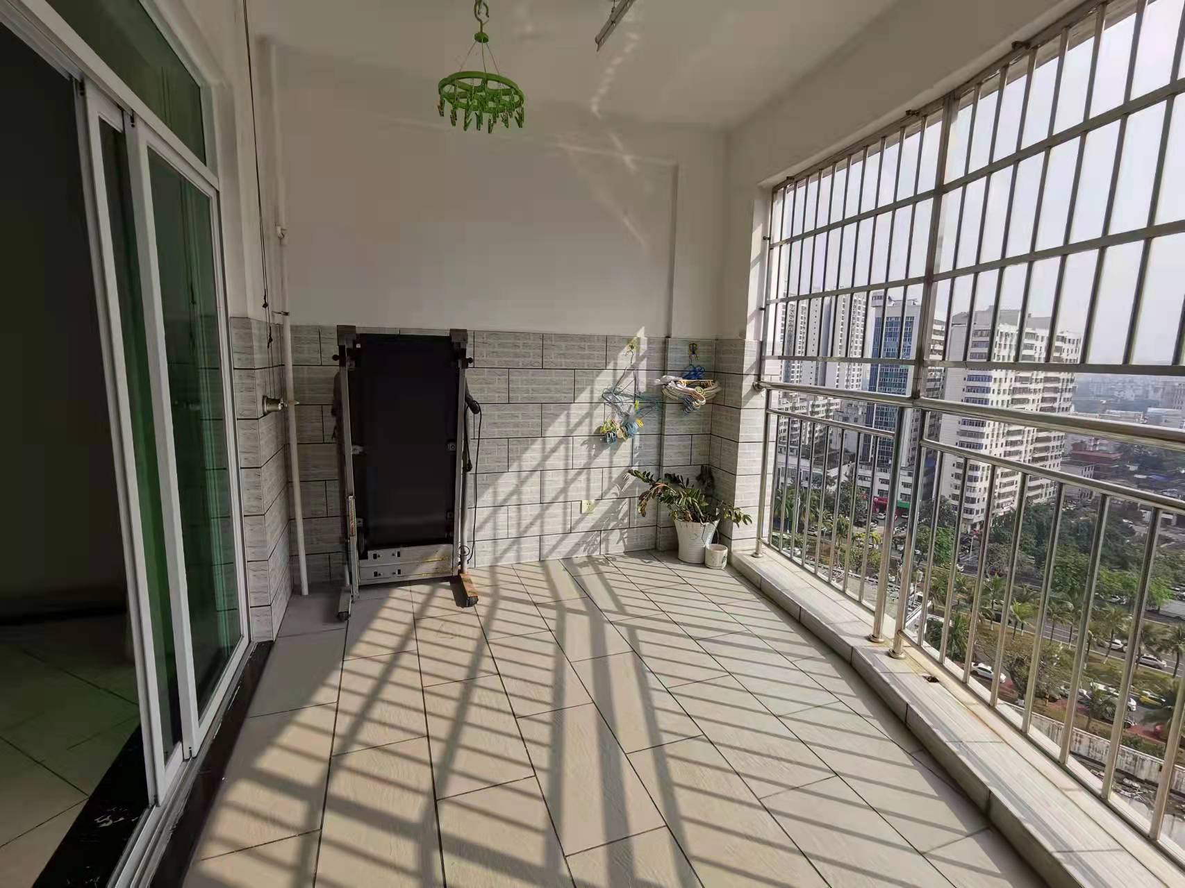 龙昆雅居  3室2厅1卫    2800.0元/月室内图