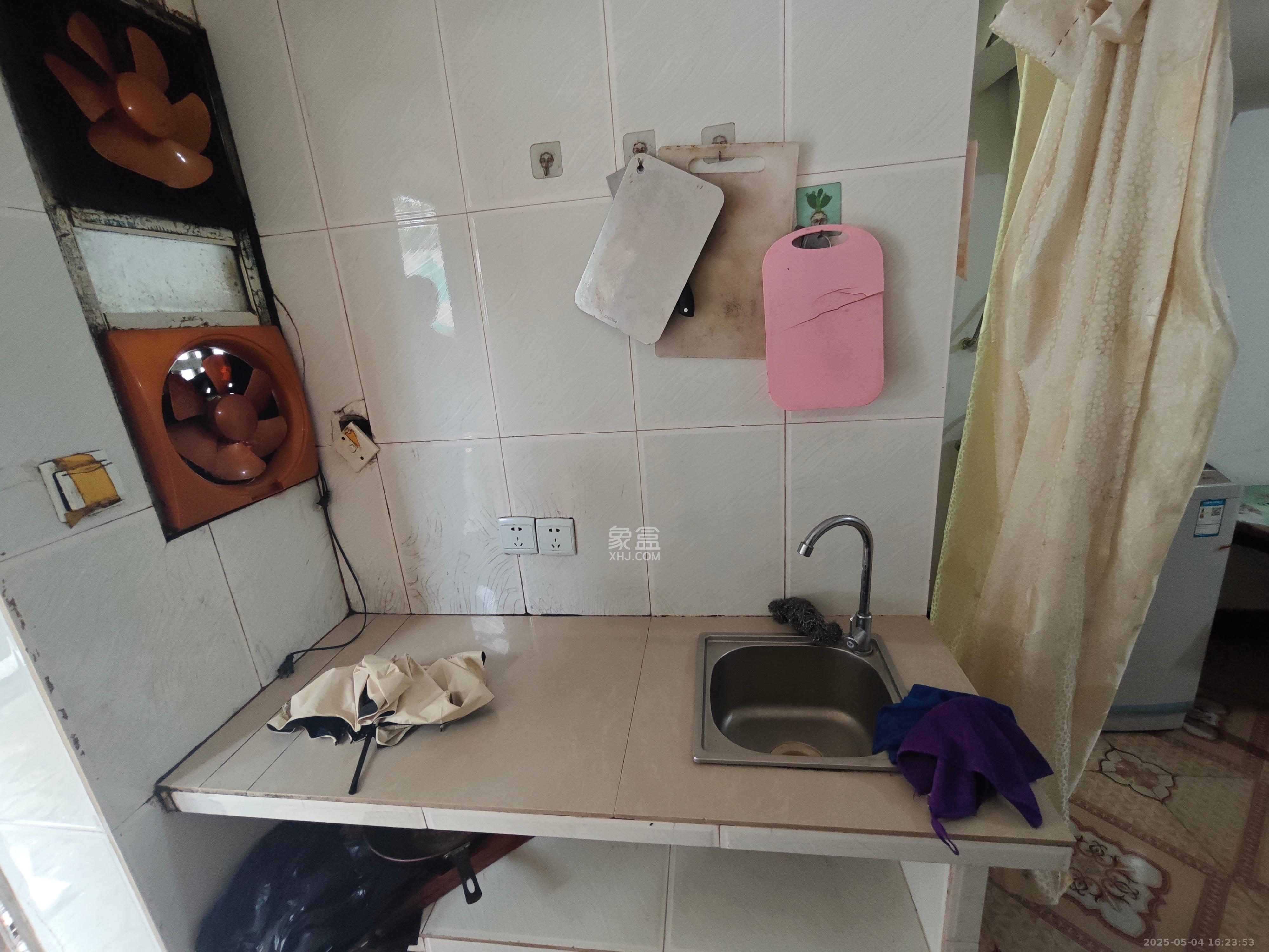 恩瑞麓山名园(龙王港小区) 1室1厅1卫 600.0元/月 恩瑞麓山名园(龙王港小区) 1室1厅1卫 600.0元/月室内图