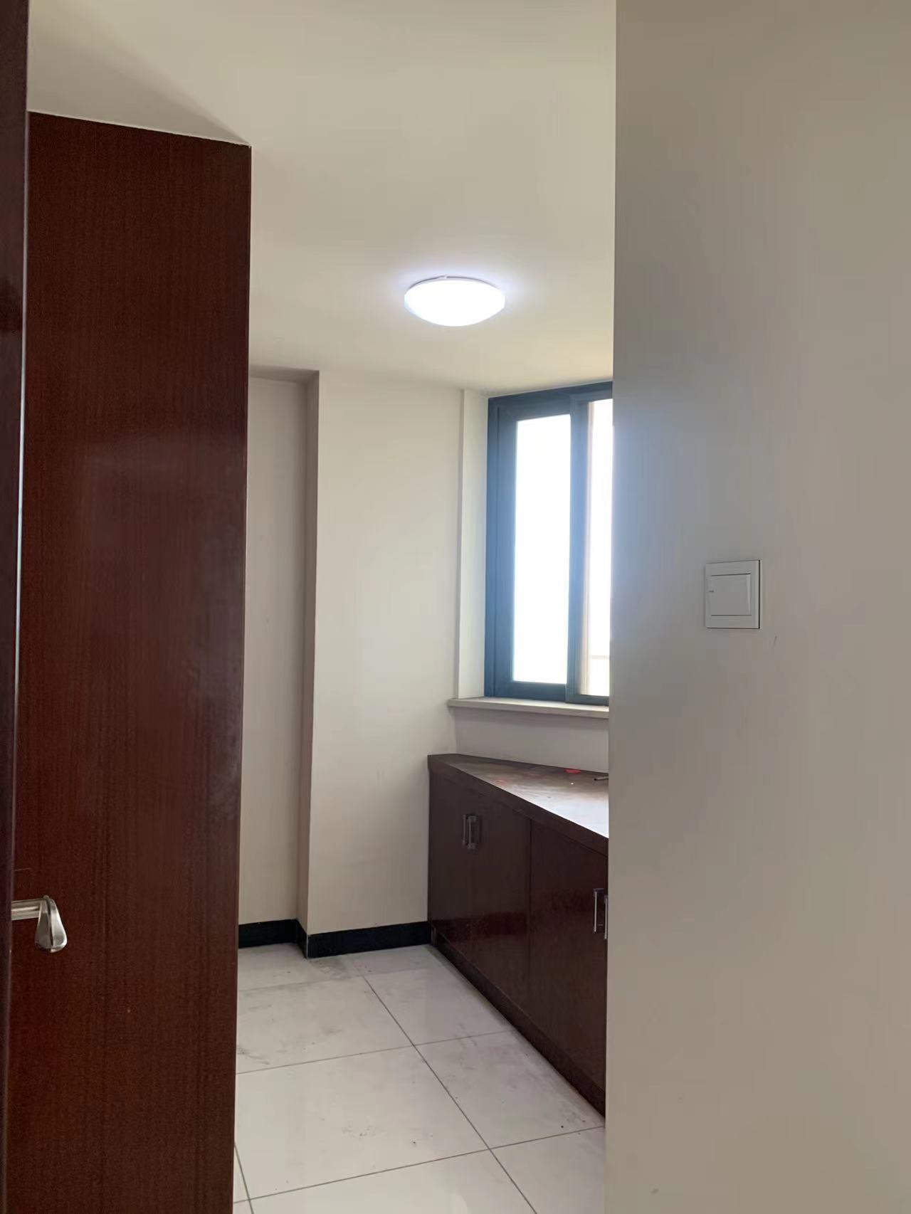 宝华海景  3室2厅2卫    288.0万 宝华海景  3室2厅2卫    288.0万室内图