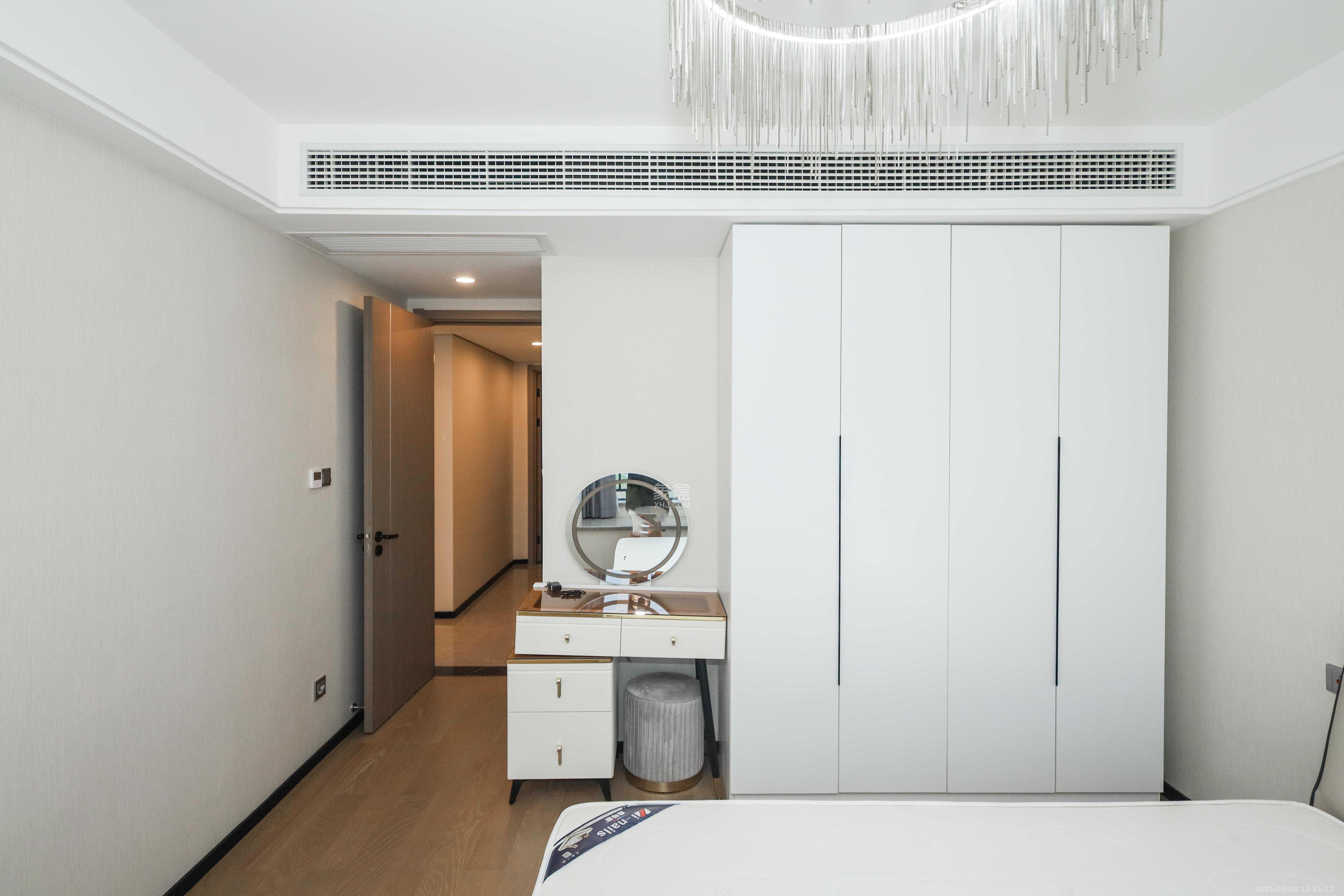 中海麓山境北区 3室2厅2卫 149.96万 中海麓山境北区 3室2厅2卫 149.96万卧室