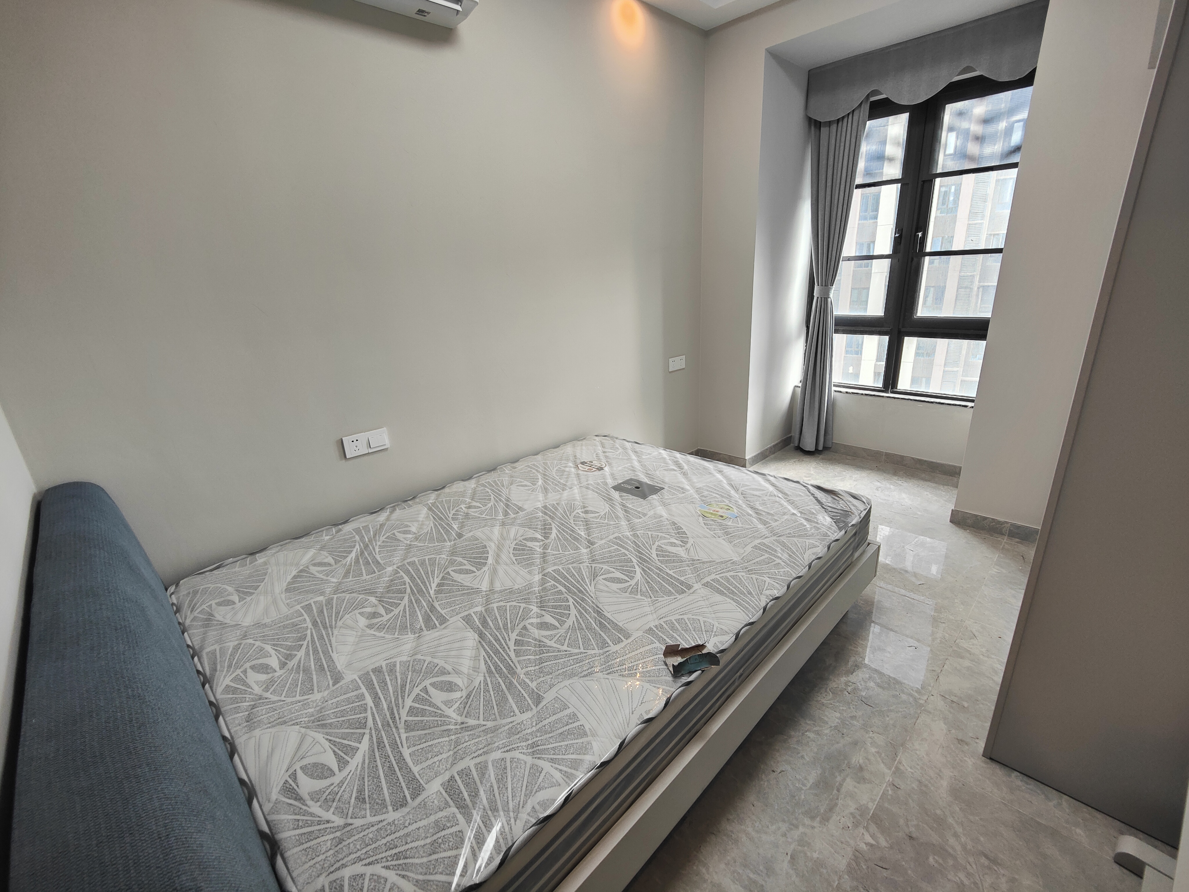 华润中心  4室2厅2卫    6500.0元/月 华润中心  4室2厅2卫    6500.0元/月室内图