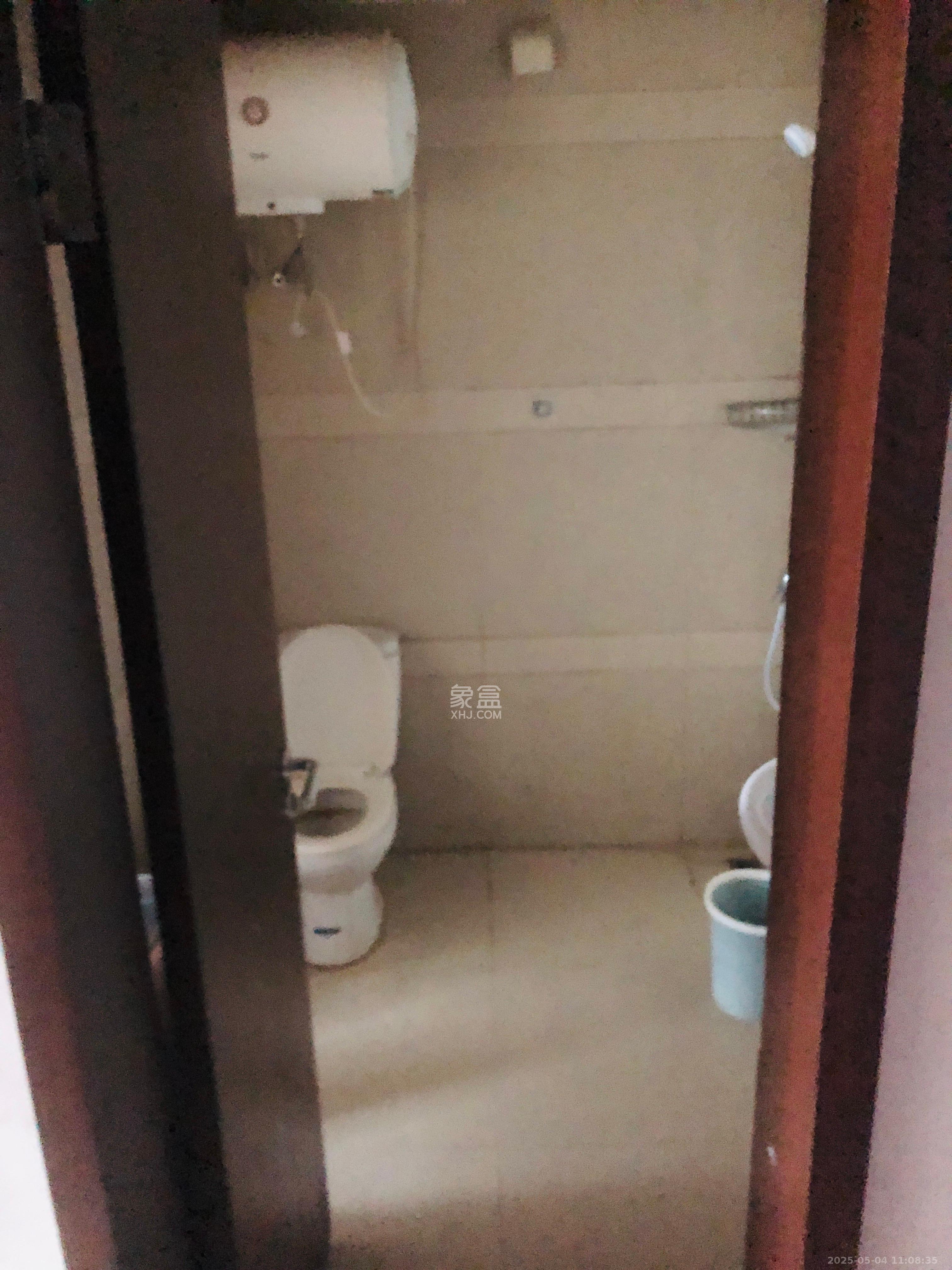 标志商务中心  1室1厅1卫   1200.00元/月室内图