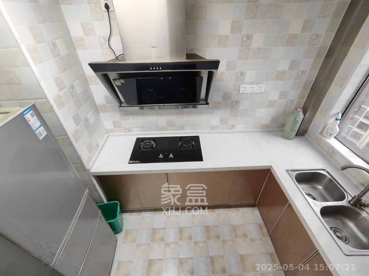 梅溪鑫苑名家  3室2厅2卫   2600.00元/月室内图