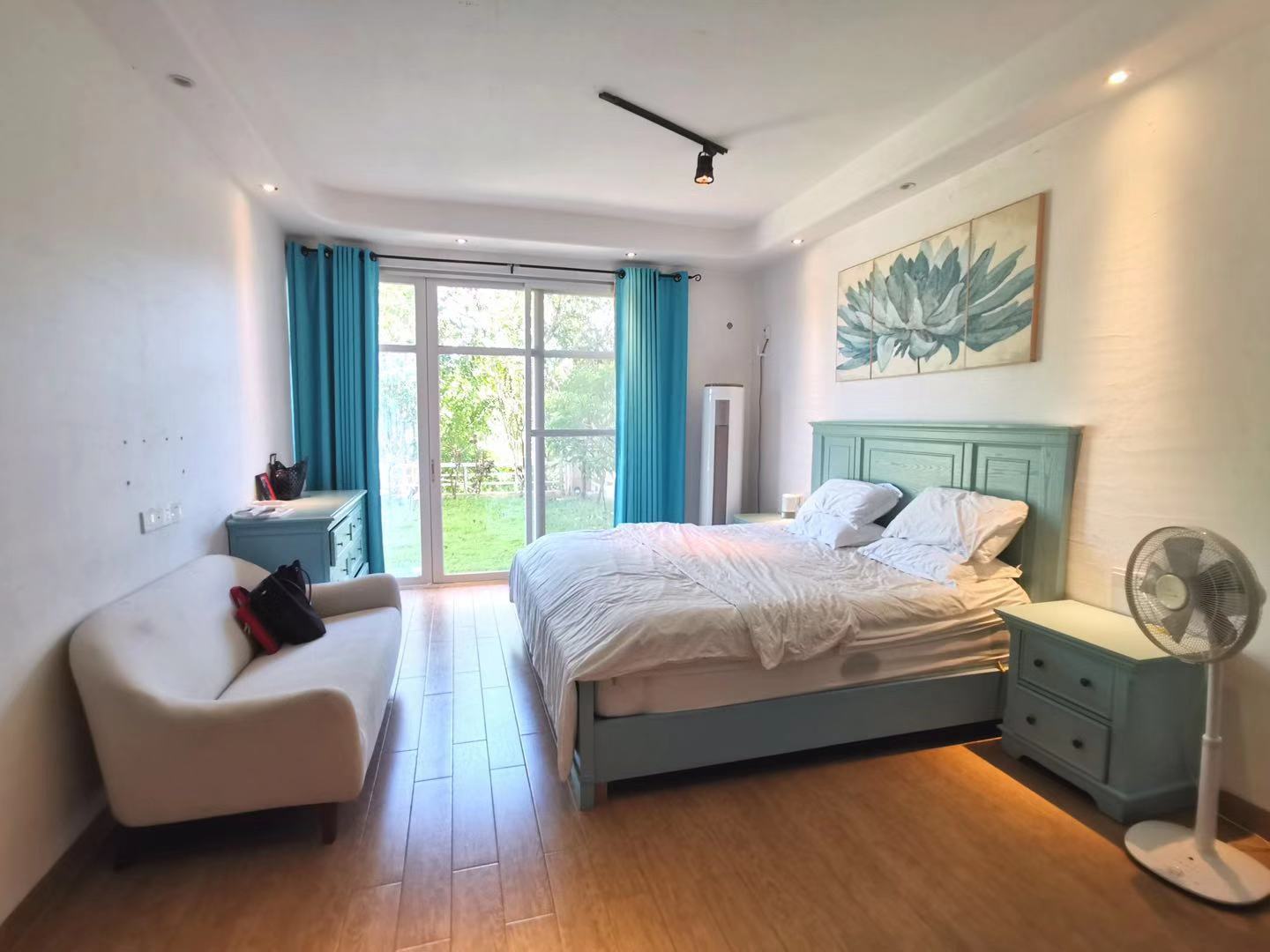 阳光经典 5室2厅3卫 880.0万 阳光经典 5室2厅3卫 880.0万室内图