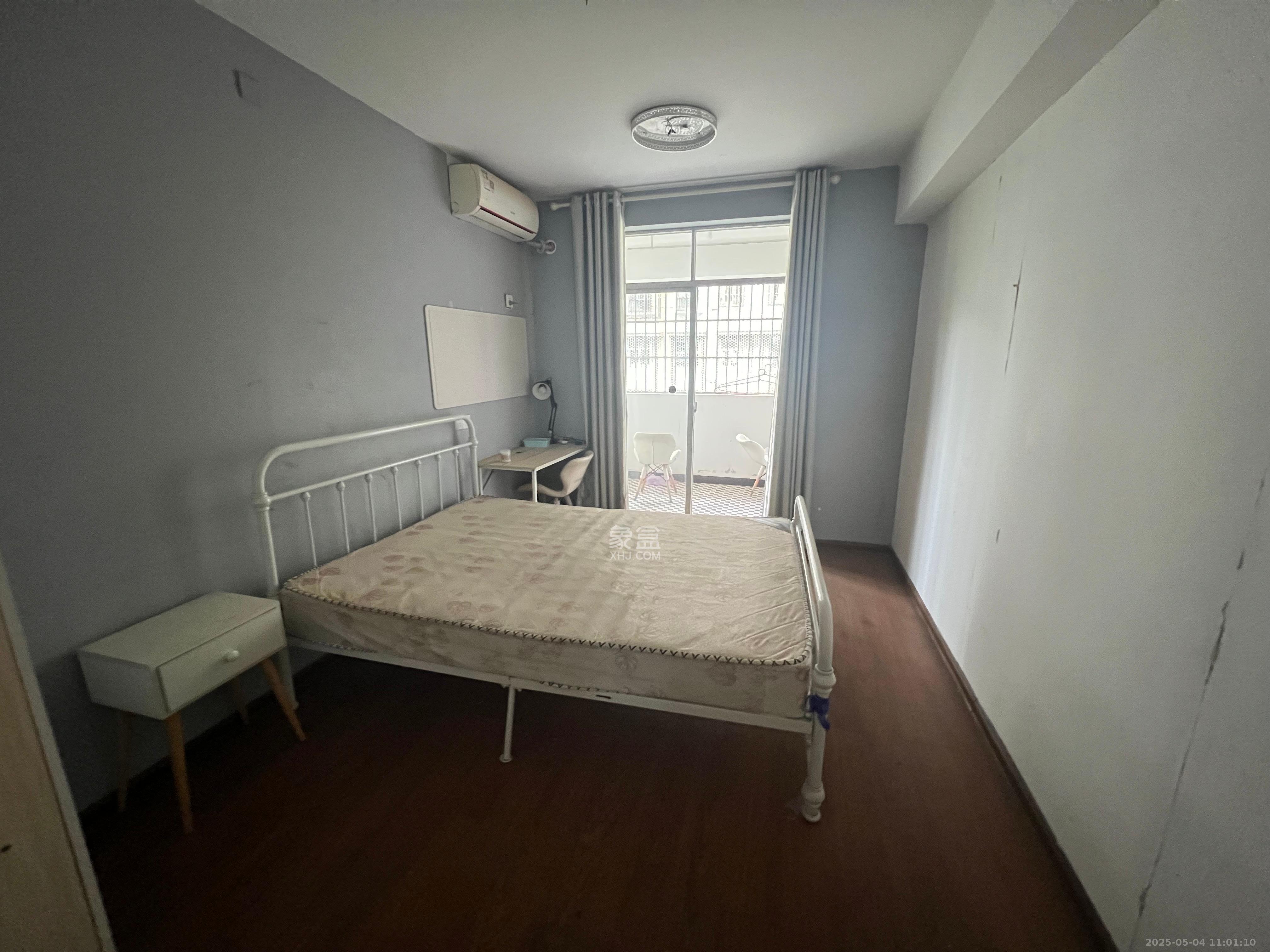芙蓉区教师村  1室2厅1卫   1900.00元/月室内图