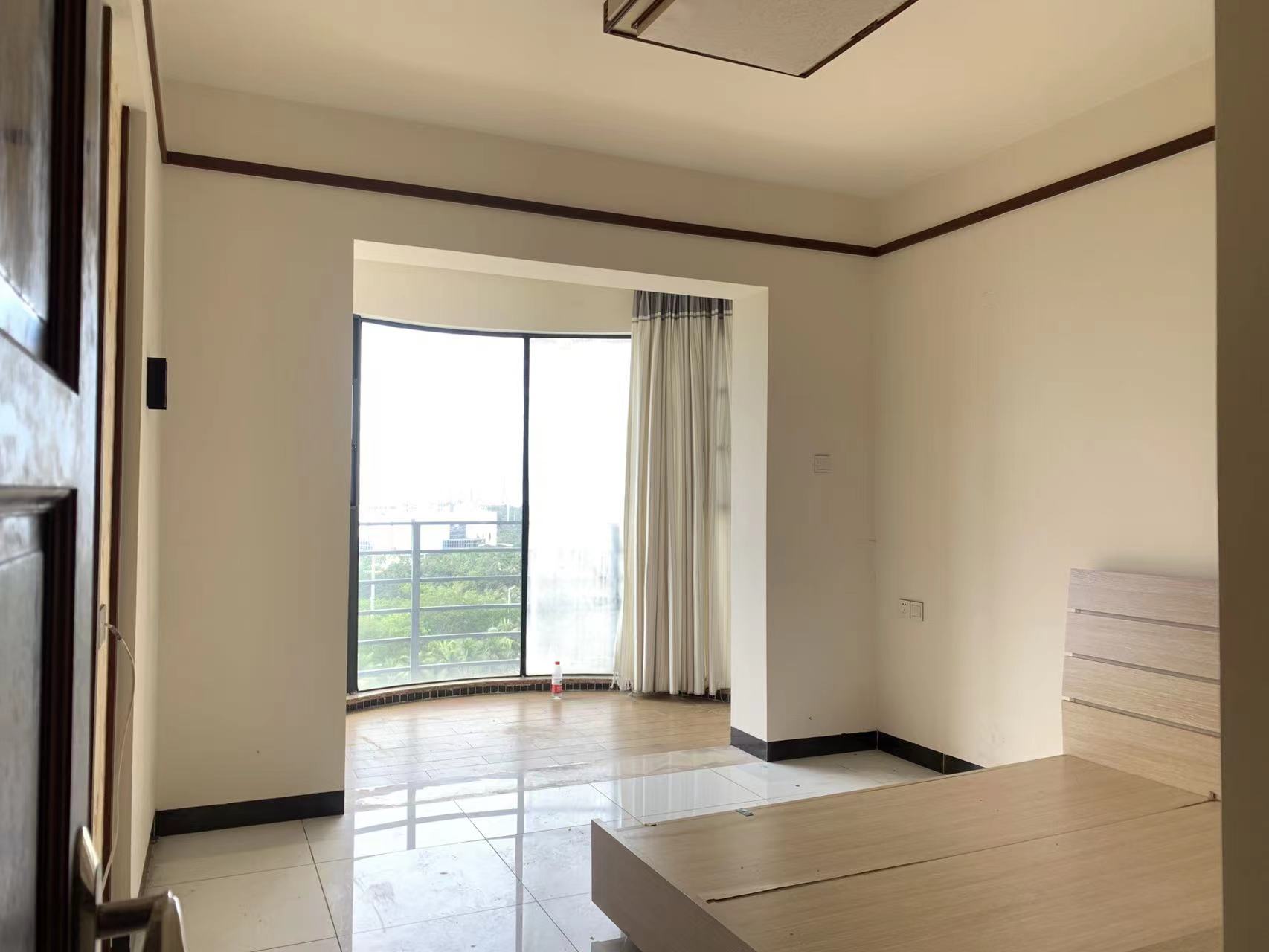 宝华海景  3室2厅2卫    288.0万 宝华海景  3室2厅2卫    288.0万室内图