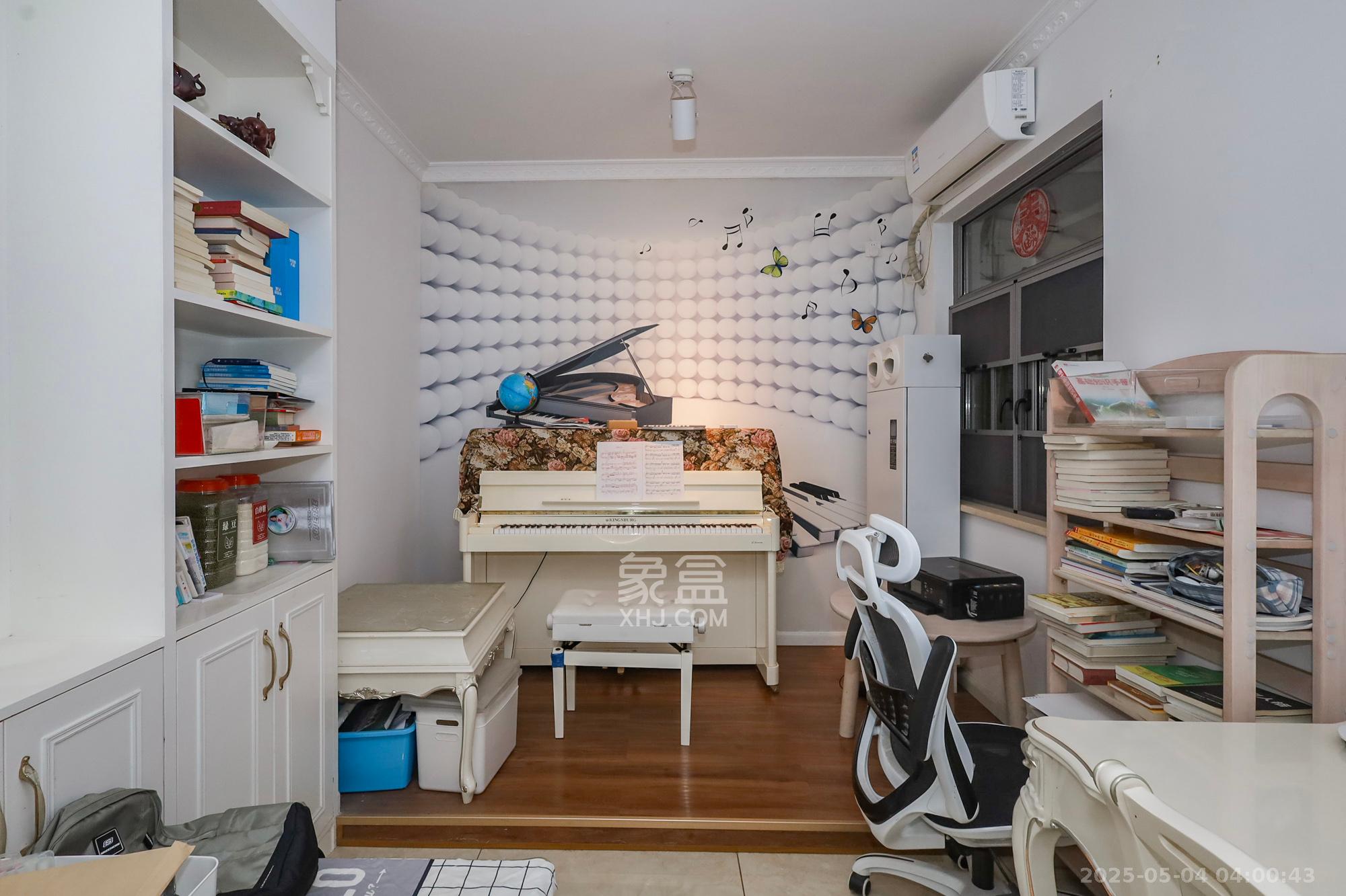 八方小区C区 3室2厅2卫 305.0万 八方小区C区 3室2厅2卫 305.0万卧室