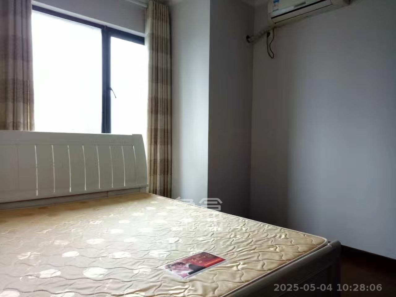 万科金域华府三四期  4室2厅2卫   2900.00元/月室内图