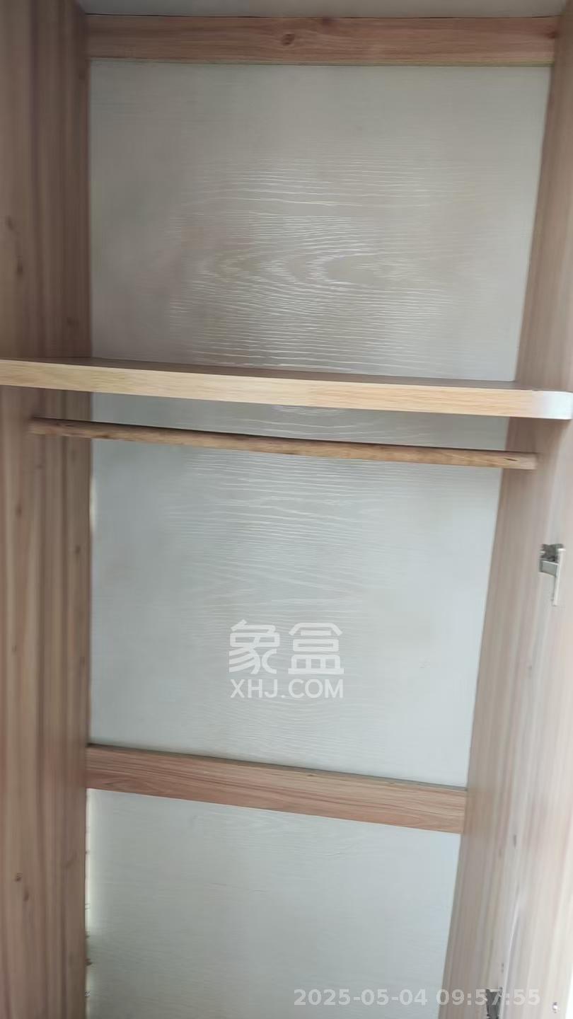 东方新城  1室1厅1卫    650.0元/月