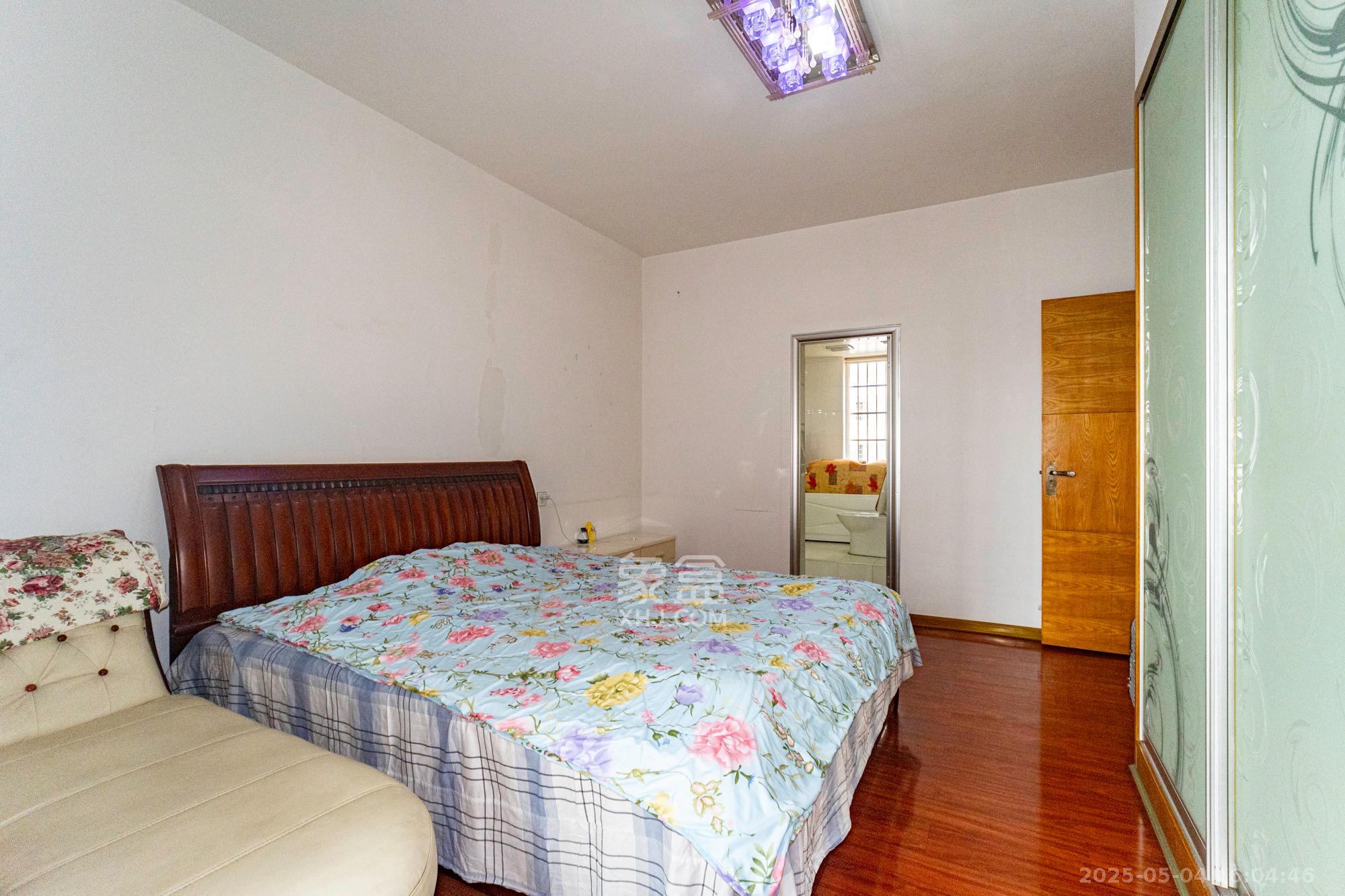 锦璨家园  4室2厅2卫    88.0万 锦璨家园  4室2厅2卫    88.0万卧室