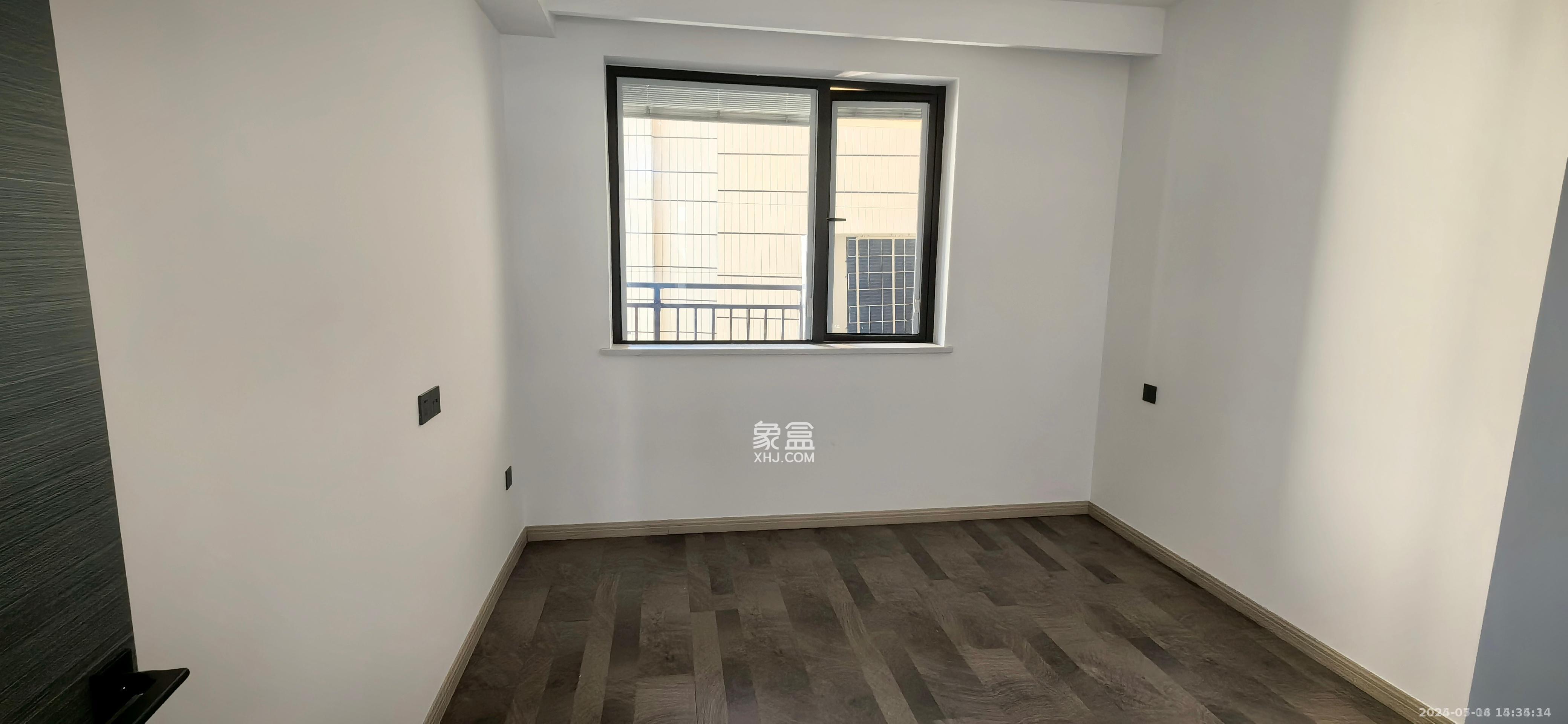 臻园  4室2厅2卫   3300.00元/月室内图