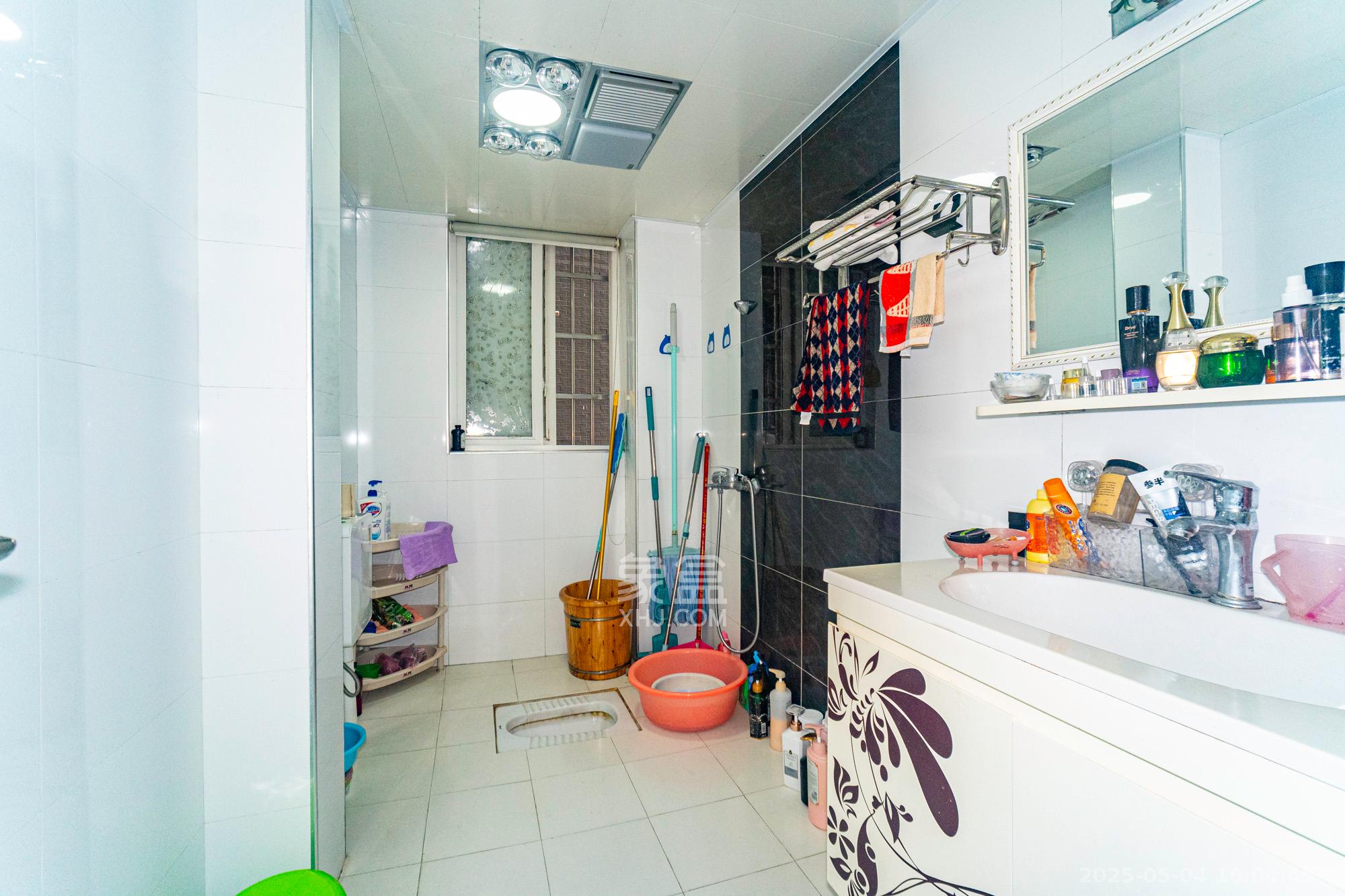 锦璨家园  4室2厅2卫    88.0万 锦璨家园  4室2厅2卫    88.0万卫生间