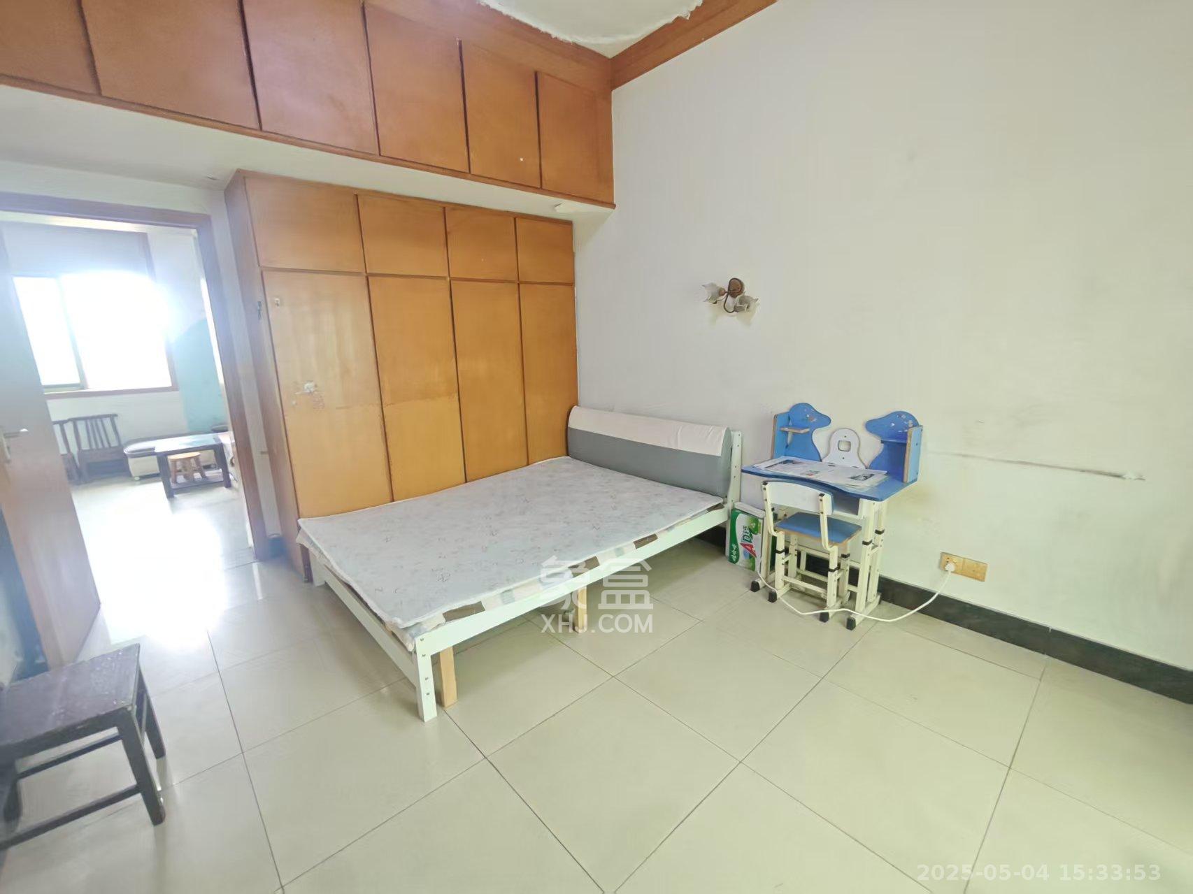 長沙理工大學(xué)黃土嶺教職工住宅區(qū)  2室1廳1衛(wèi)   1500.00元/月