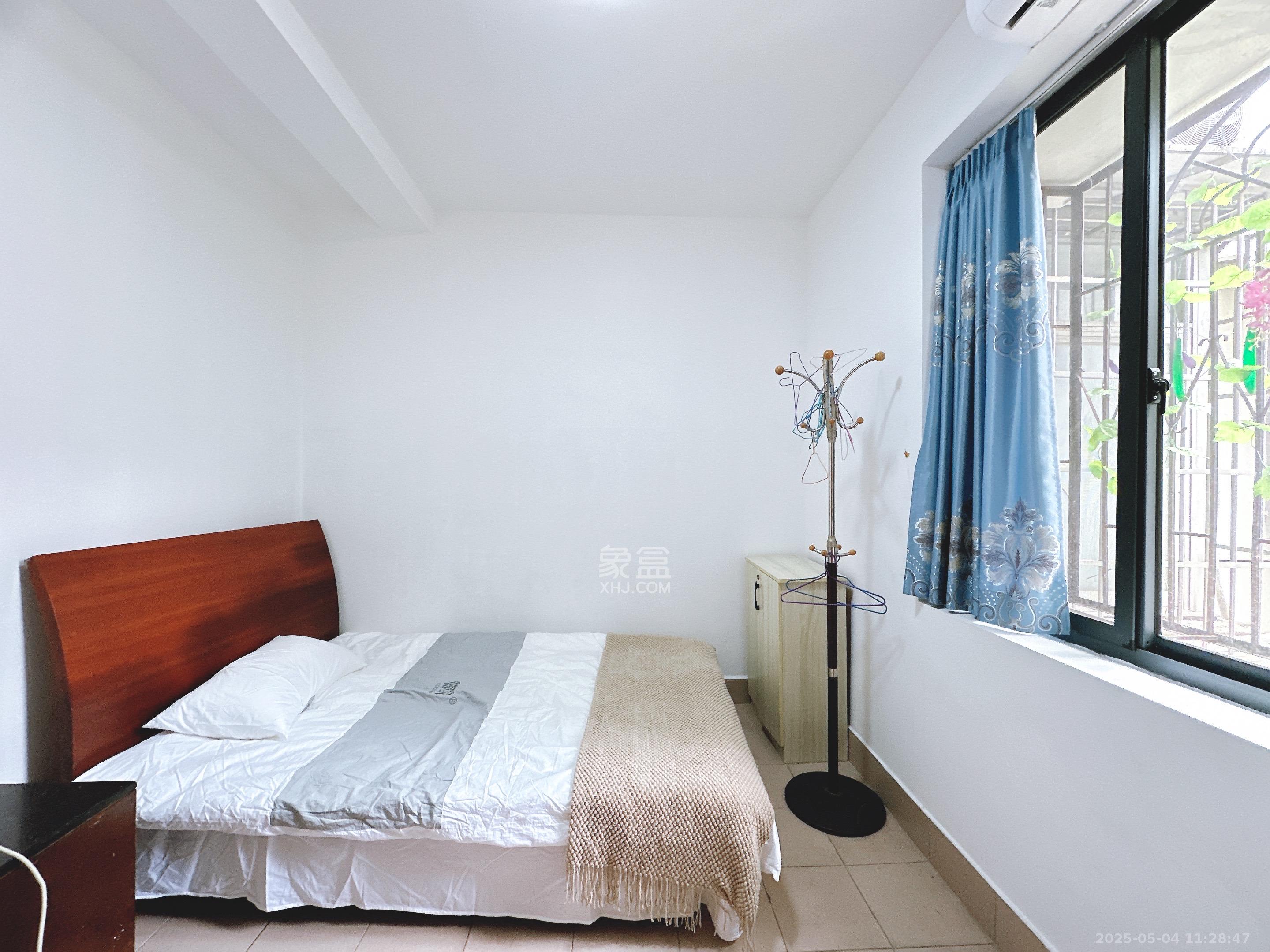 便河边人大宿舍(长沙市人大常委会家属区) 4室2厅1卫 4000.0元/月 便河边人大宿舍(长沙市人大常委会家属区) 4室2厅1卫 4000.0元/月室内图