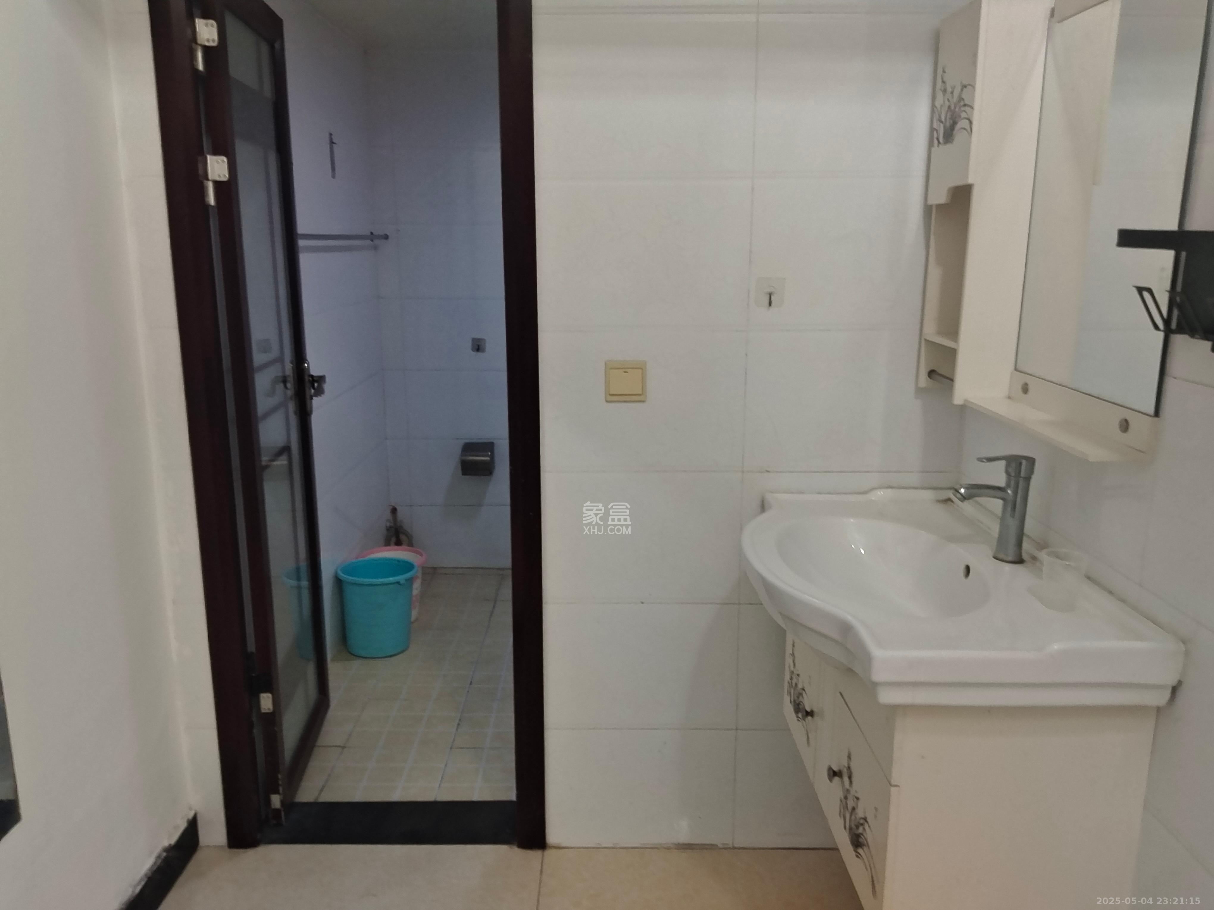 星城新宇桃花苑 3室2厅2卫 2200.0元/月 星城新宇桃花苑 3室2厅2卫 2200.0元/月室内图