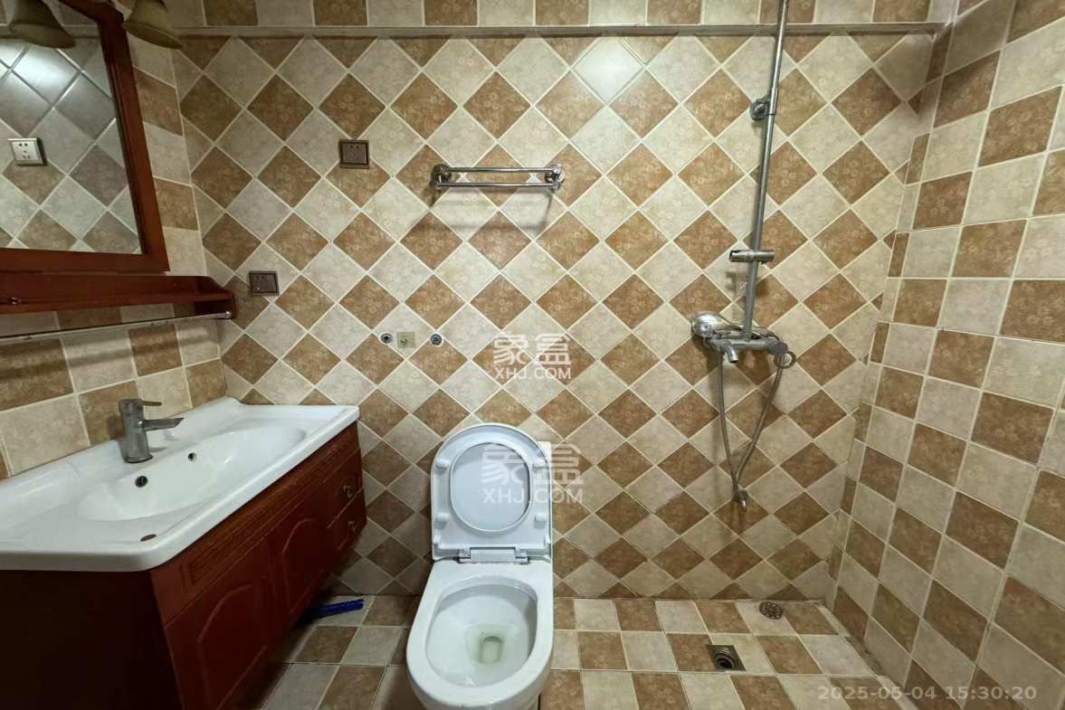 东怡外国(南湖一号) 2室1厅1卫 2200.0元/月 东怡外国(南湖一号) 2室1厅1卫 2200.0元/月室内图