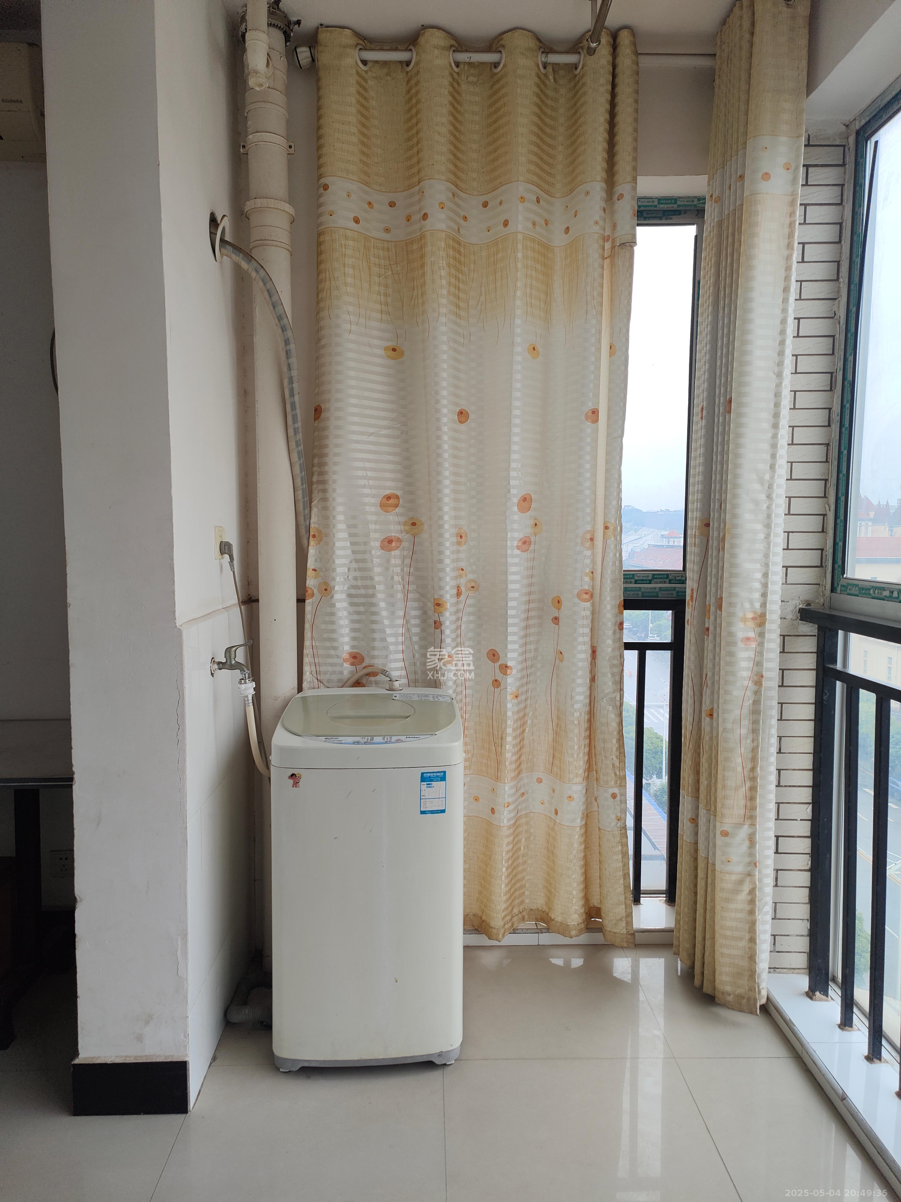 先锋新宇  3室2厅2卫   2100.00元/月室内图