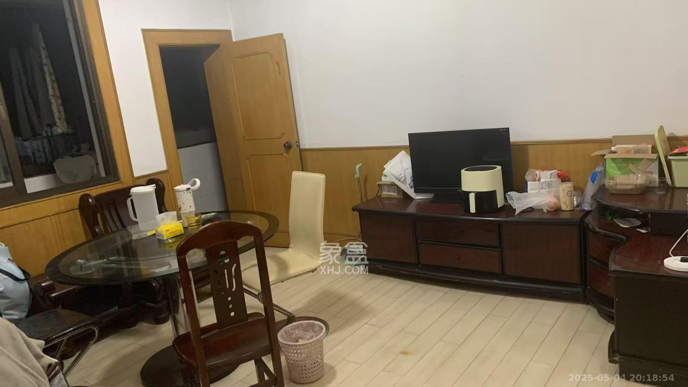 荷花园环卫局单位宿舍  3室2厅1卫   1500.00元/月