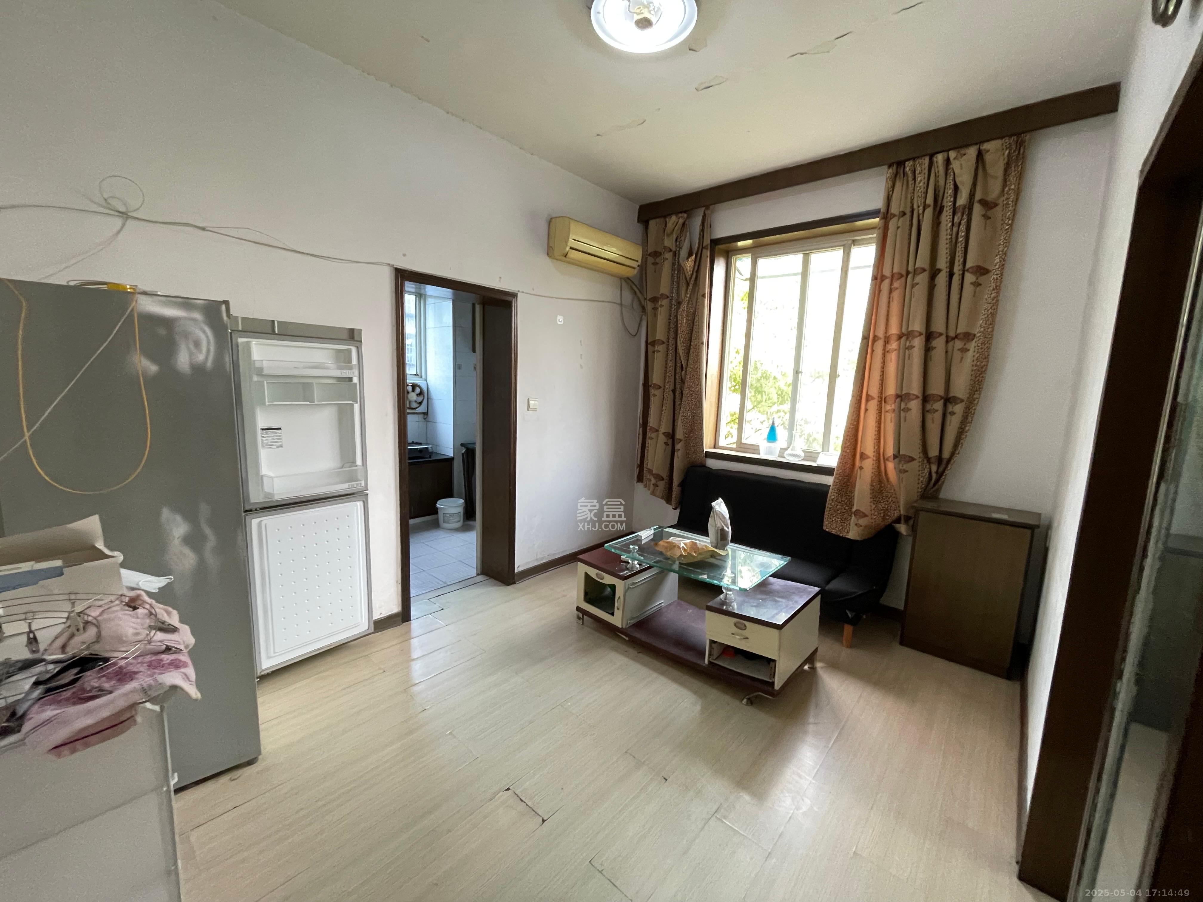 桂花二村  3室1厅1卫    1400.0元/月