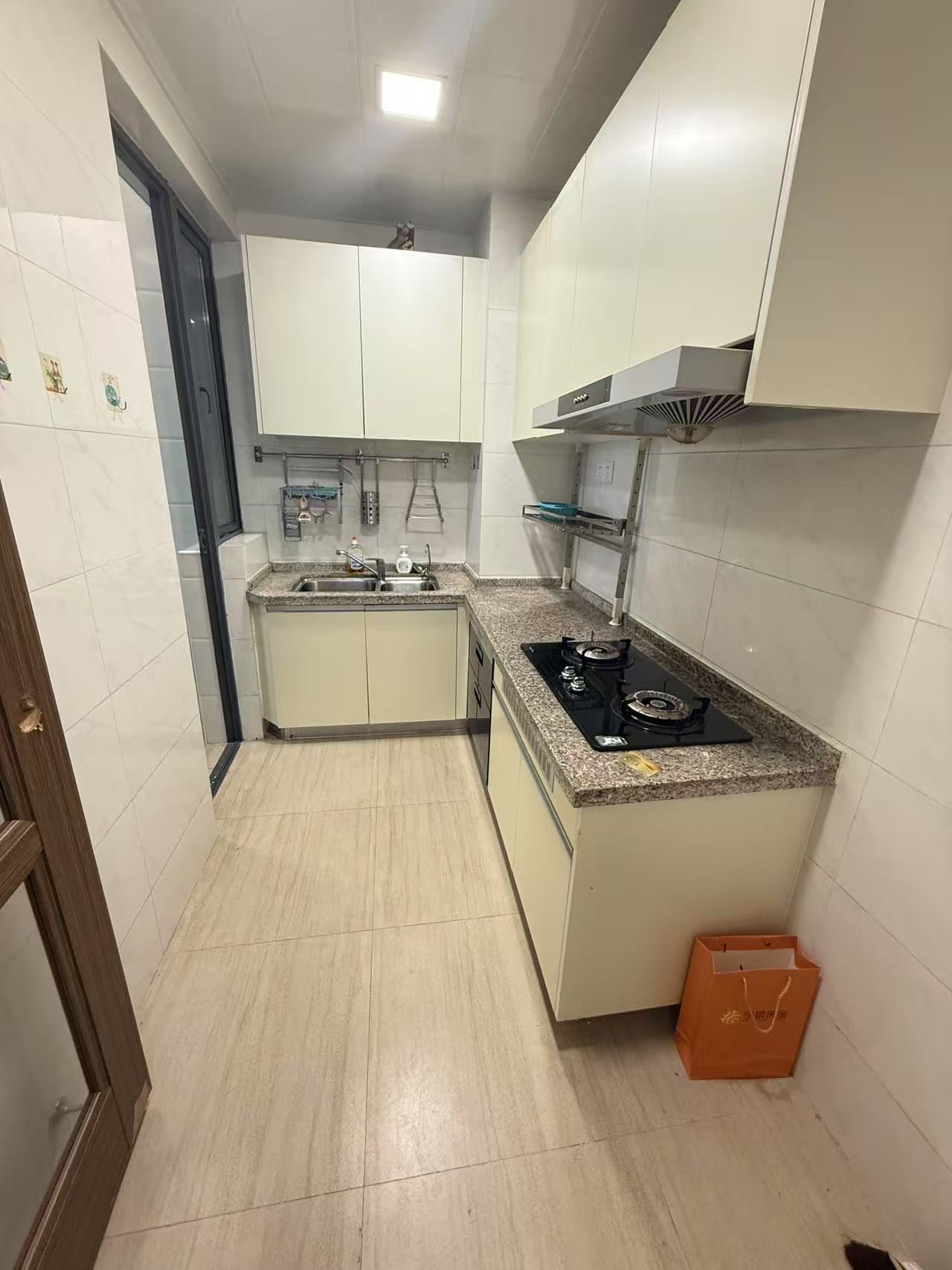 碧桂园 3室2厅1卫 1600.0元/月 碧桂园 3室2厅1卫 1600.0元/月室内图