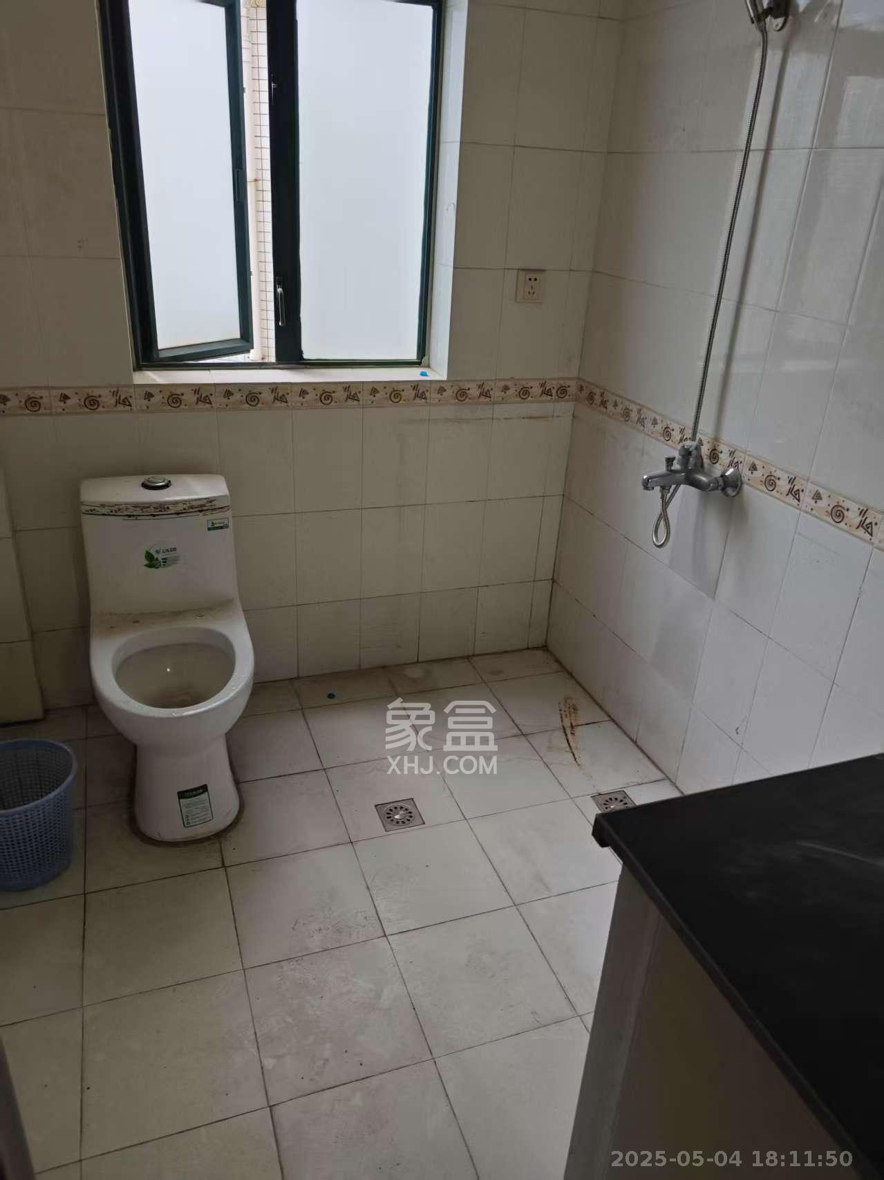 王府花园 3室2厅2卫 3200.0元/月 王府花园 3室2厅2卫 3200.0元/月室内图