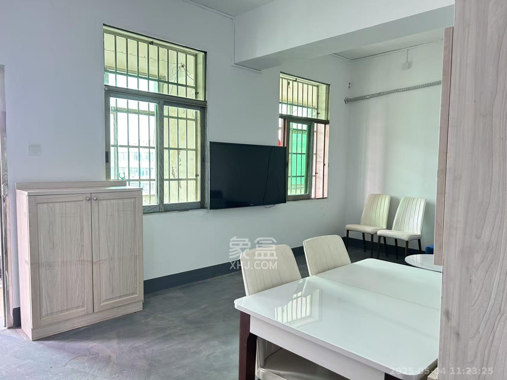 洞井商贸城 2室2厅1卫 1300.0元/月 洞井商贸城 2室2厅1卫 1300.0元/月室内图