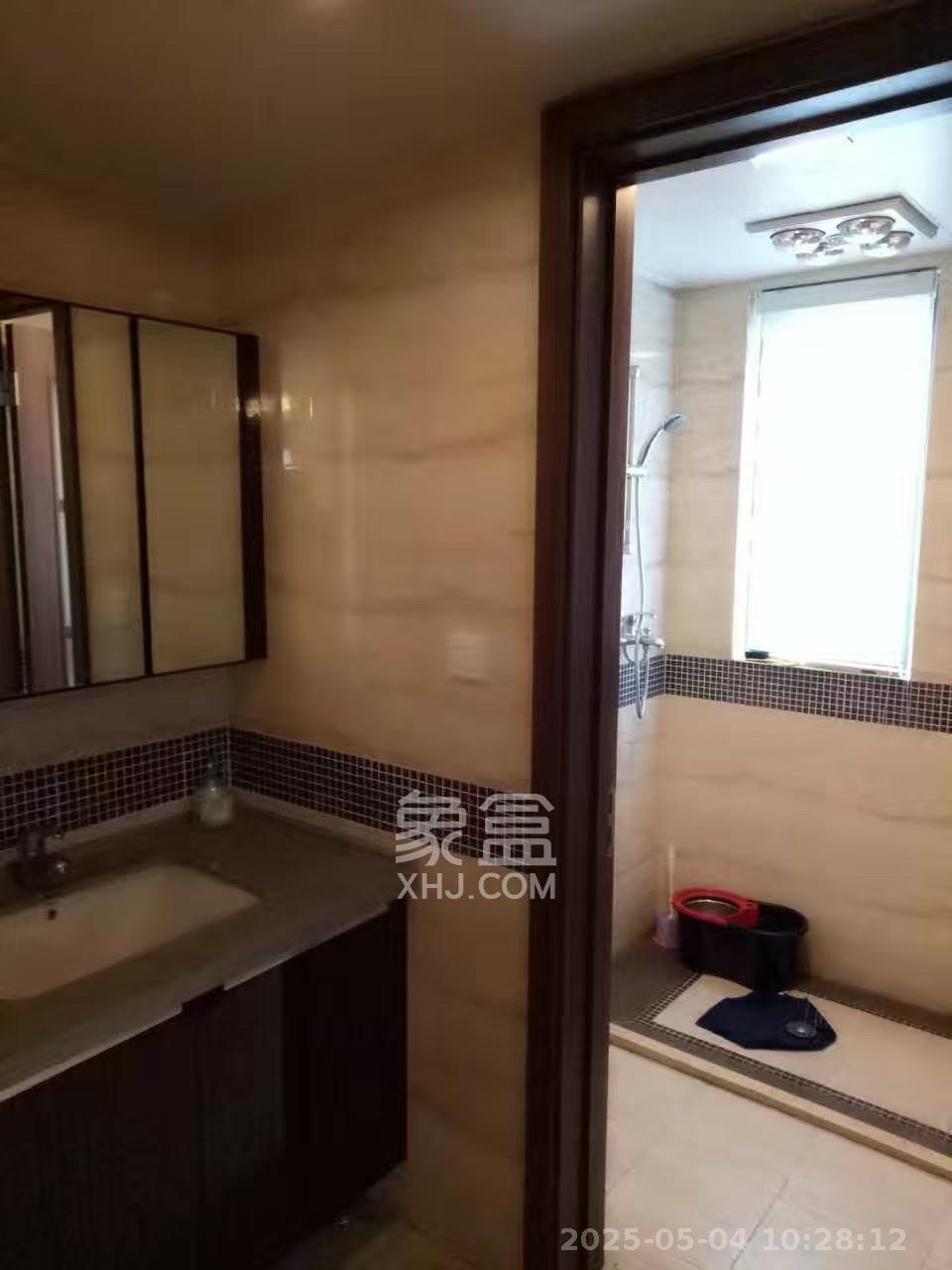 万科金域华府三四期  4室2厅2卫   2900.00元/月室内图