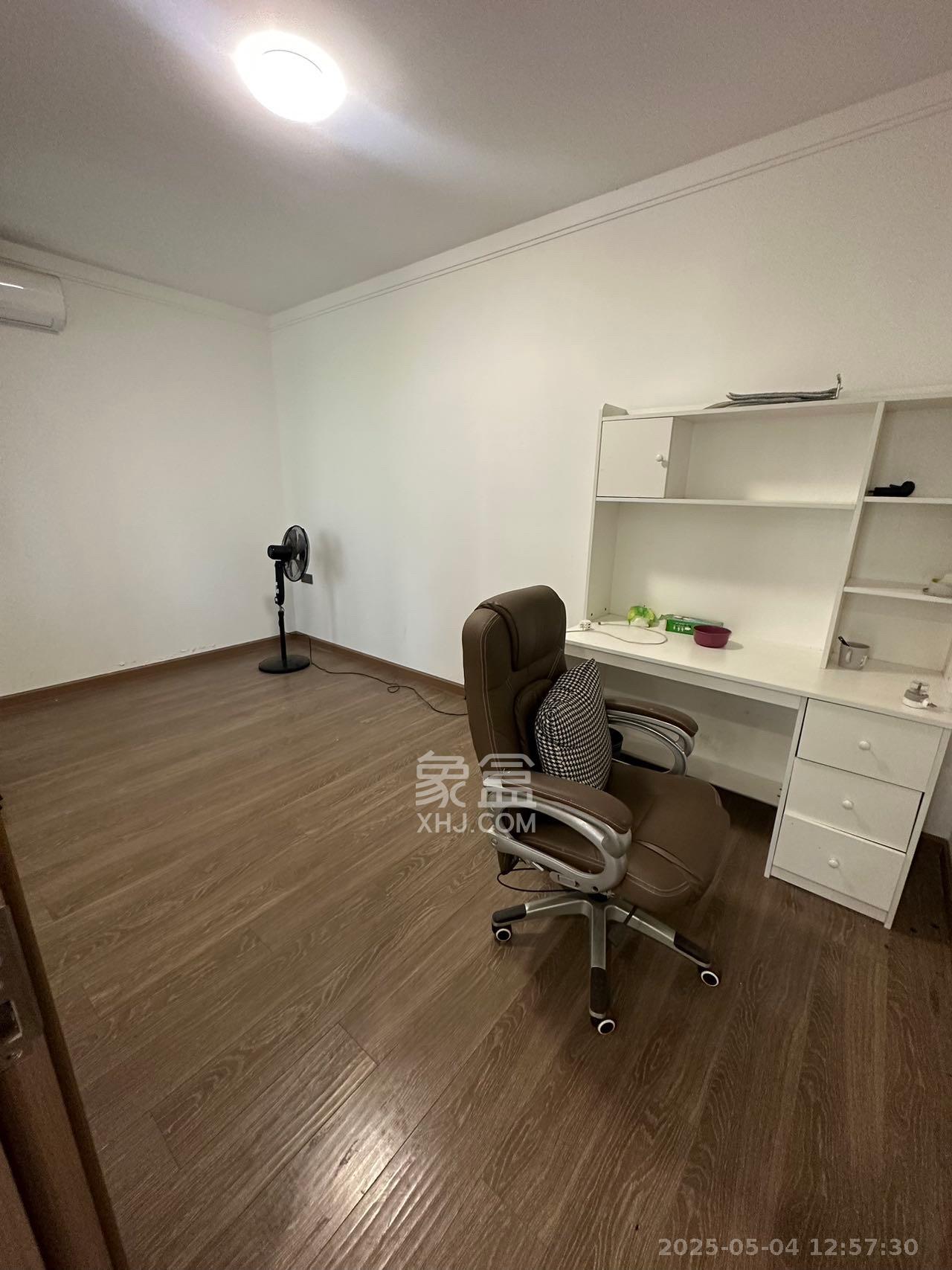 招商华发依云曦城 3室2厅2卫 2600.0元/月 招商华发依云曦城 3室2厅2卫 2600.0元/月室内图