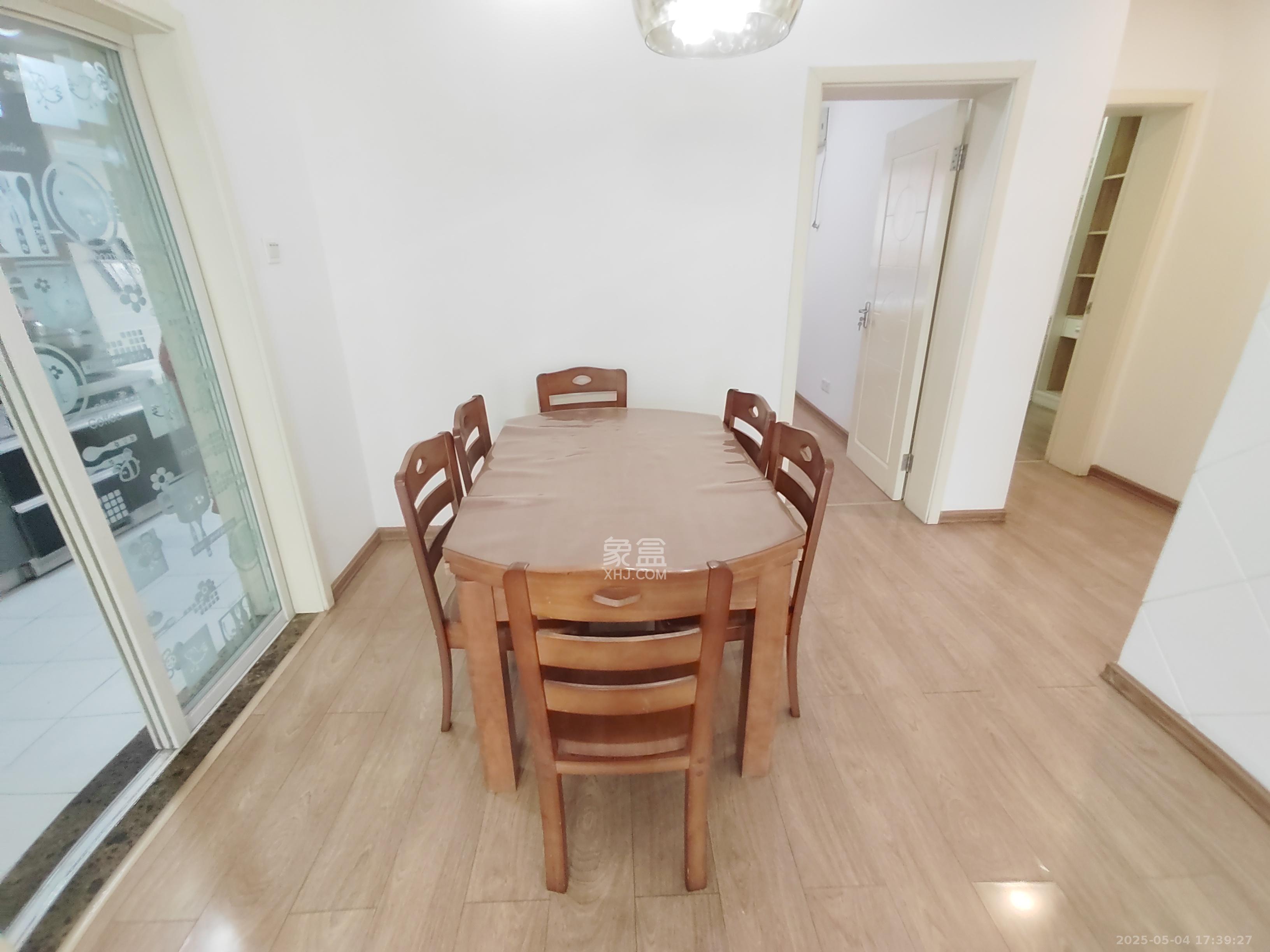枫林绿洲  3室2厅2卫   2400.00元/月室内图