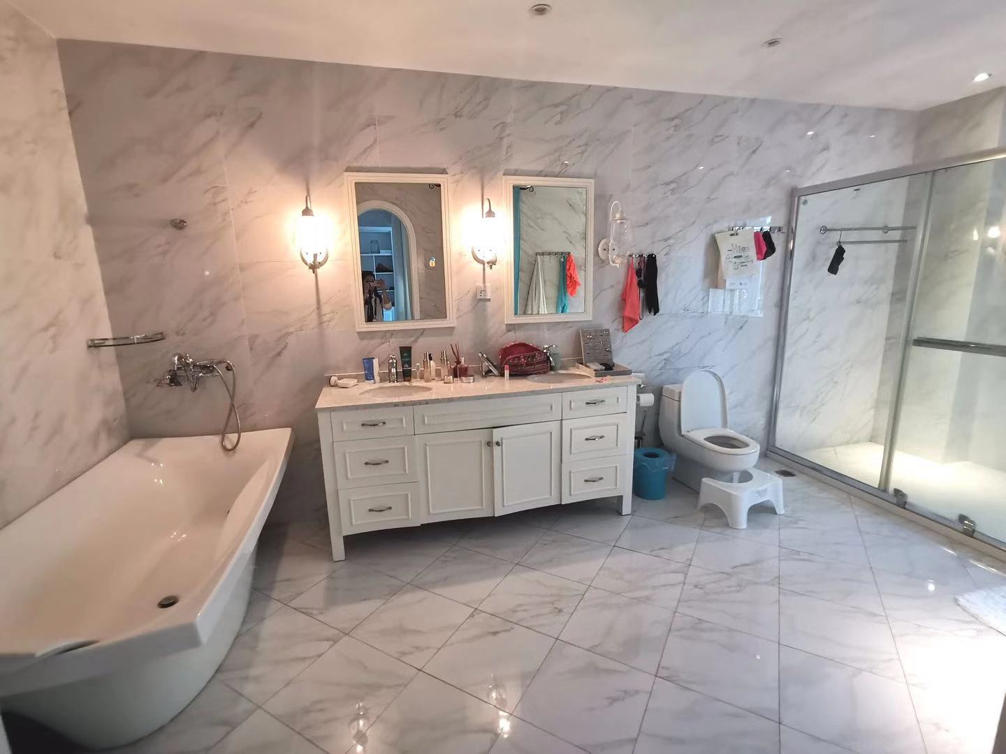 阳光经典 5室2厅3卫 880.0万 阳光经典 5室2厅3卫 880.0万室内图