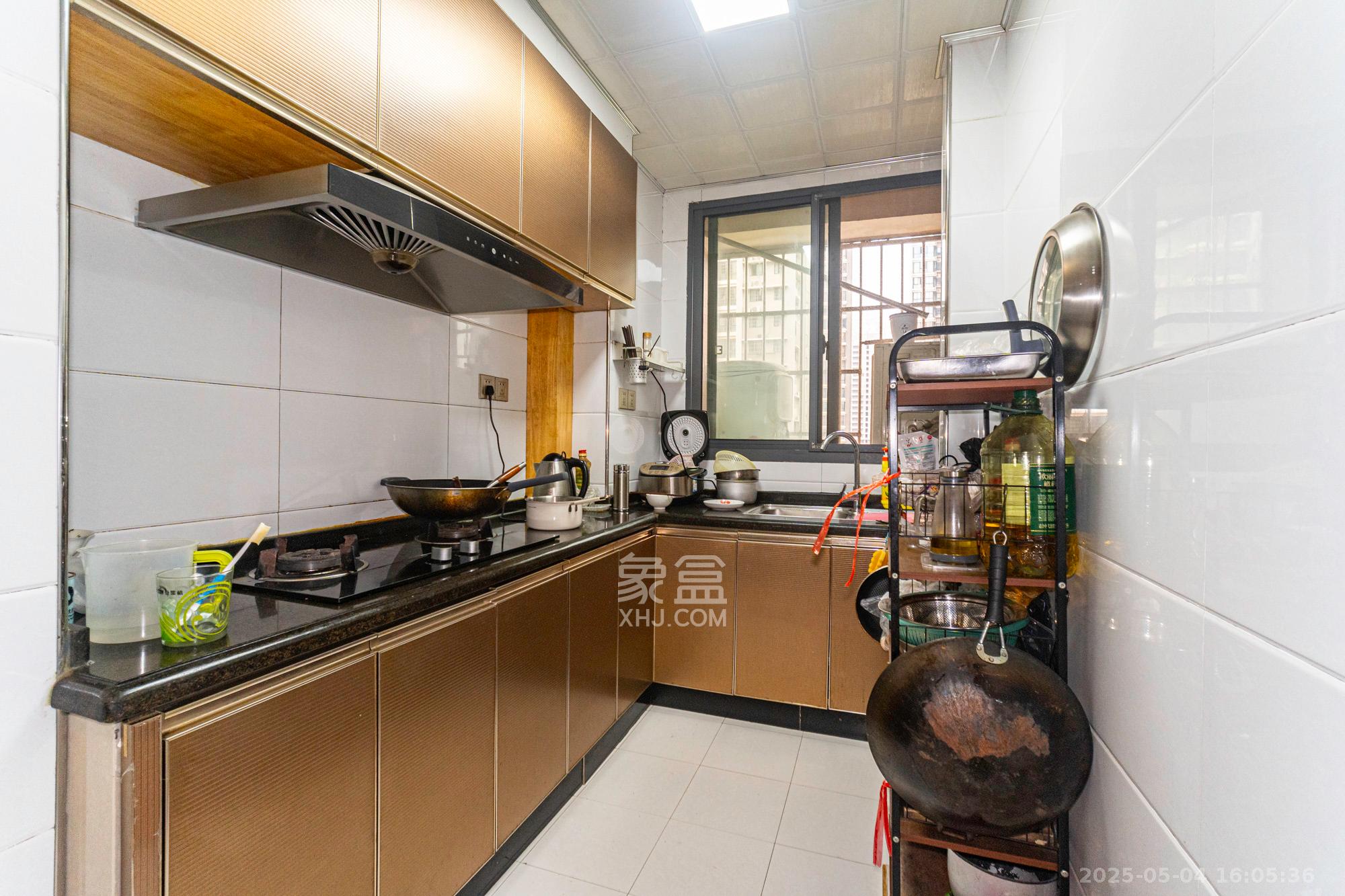 楚天世纪城东苑  3室2厅1卫    68.0万 楚天世纪城东苑  3室2厅1卫    68.0万厨房