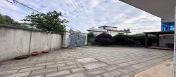 霞城乡散盘  6室4厅3卫   230.00万