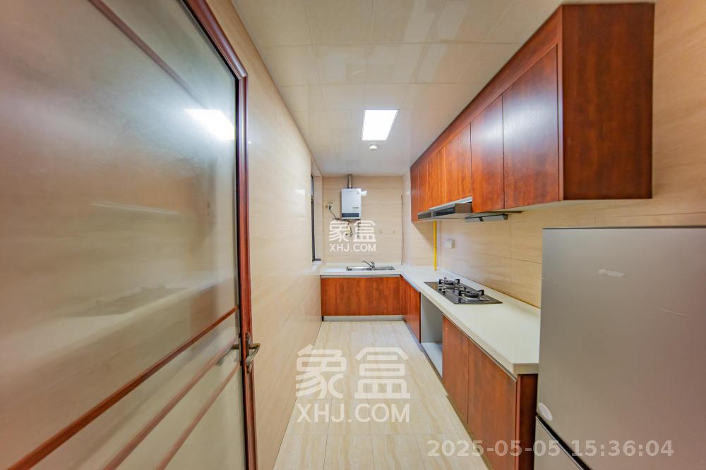 江山帝景哈佛  3室2厅2卫   2100.00元/月室内图