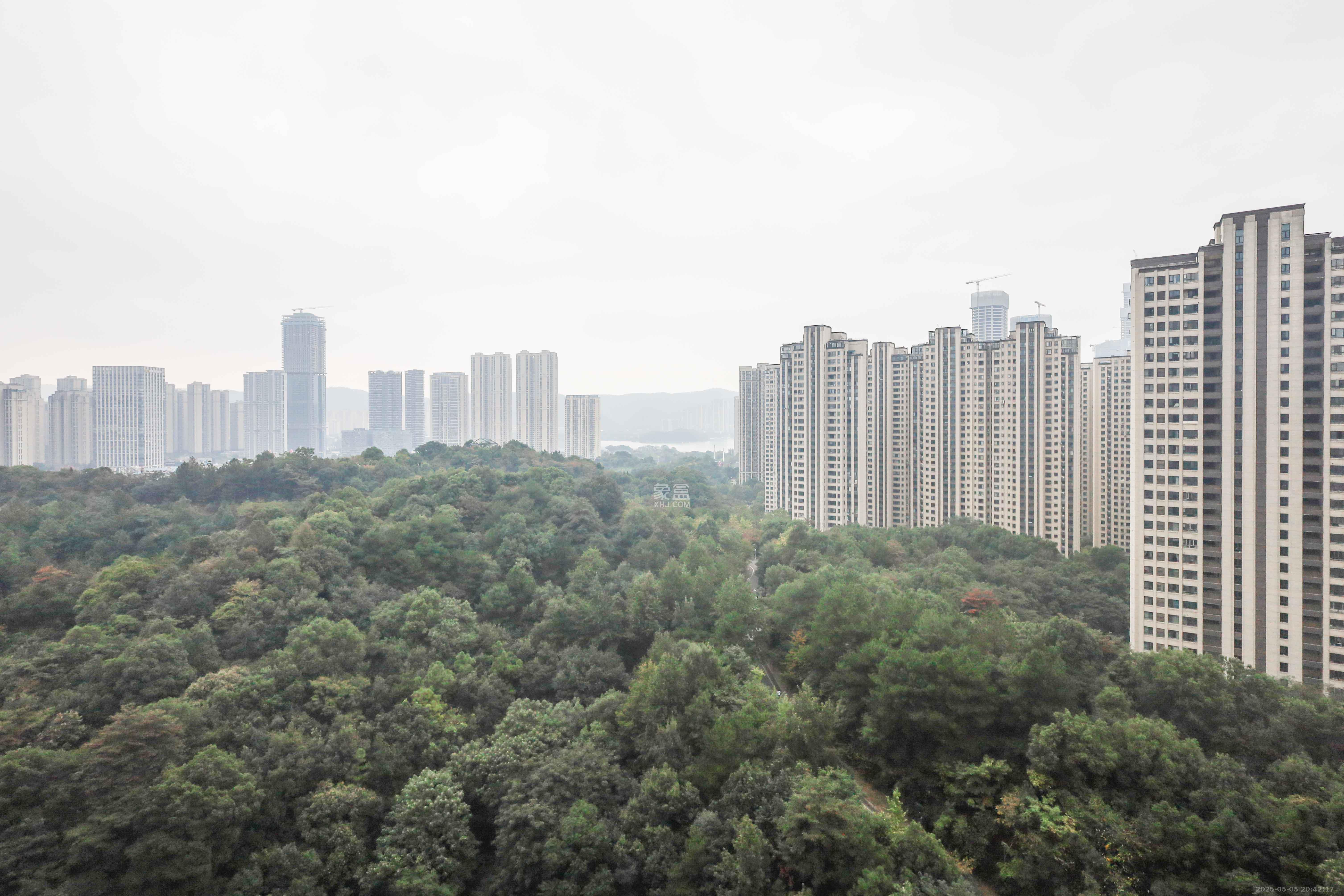 骑龙大街（骑龙苑）  3室2厅1卫   69.00万阳台