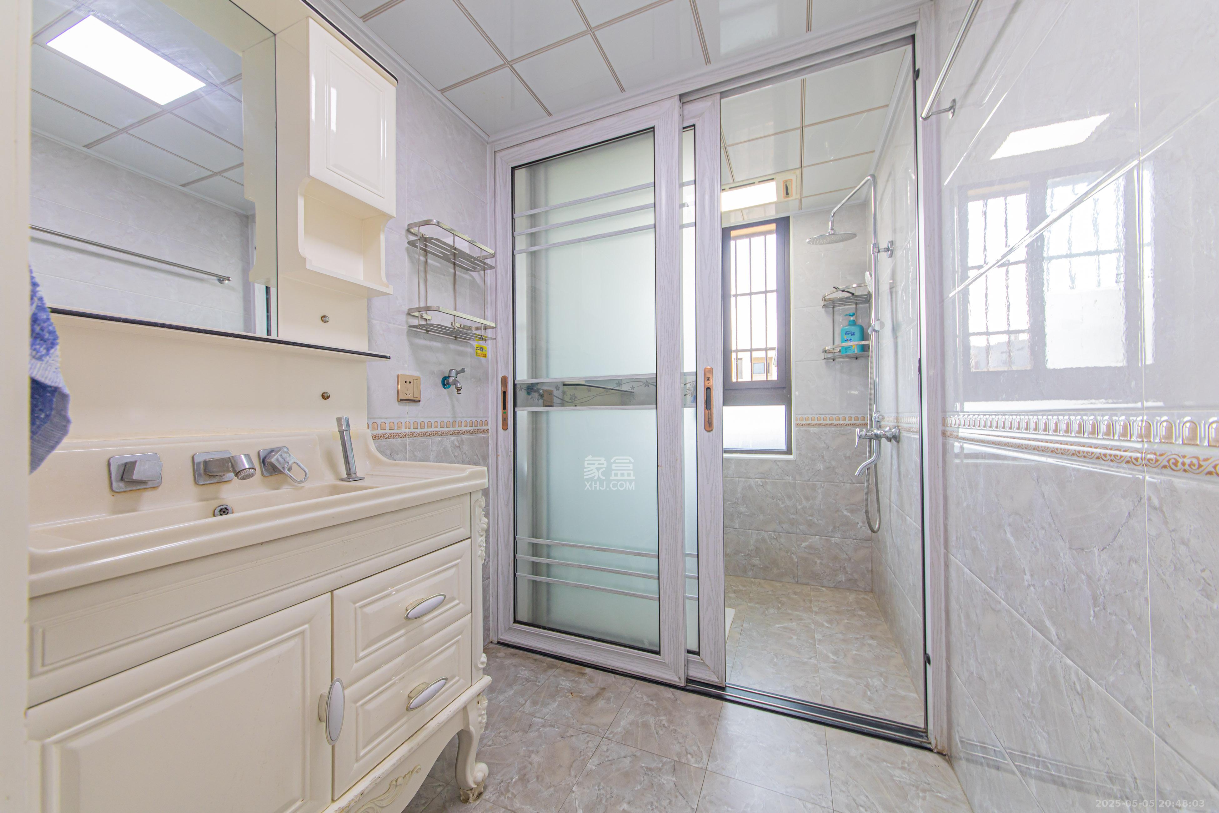 北辰中央公园B区 4室2厅2卫 131.0万 北辰中央公园B区 4室2厅2卫 131.0万卫生间