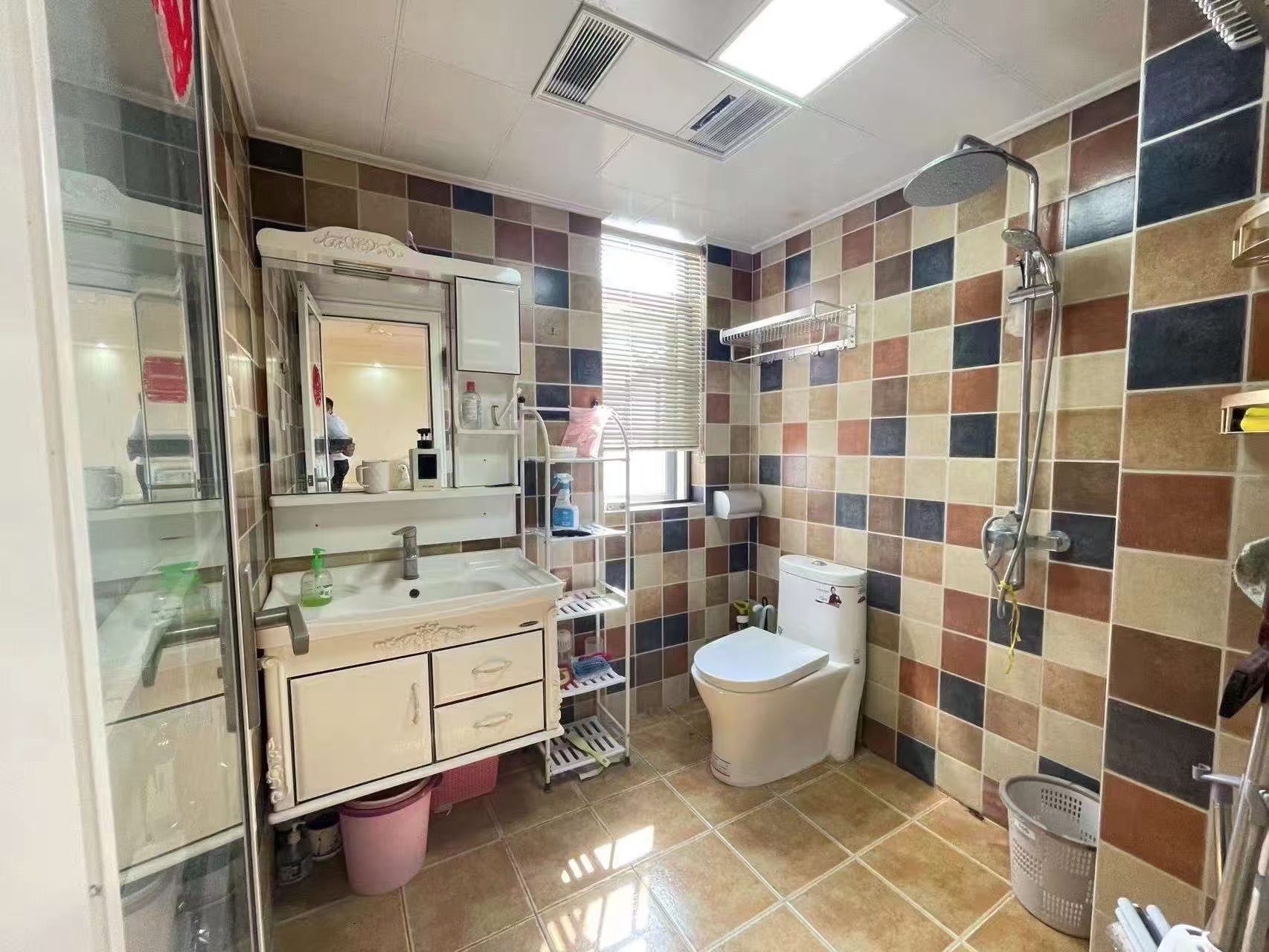 东岳新外滩  2室1厅1卫   1500.00元/月室内图