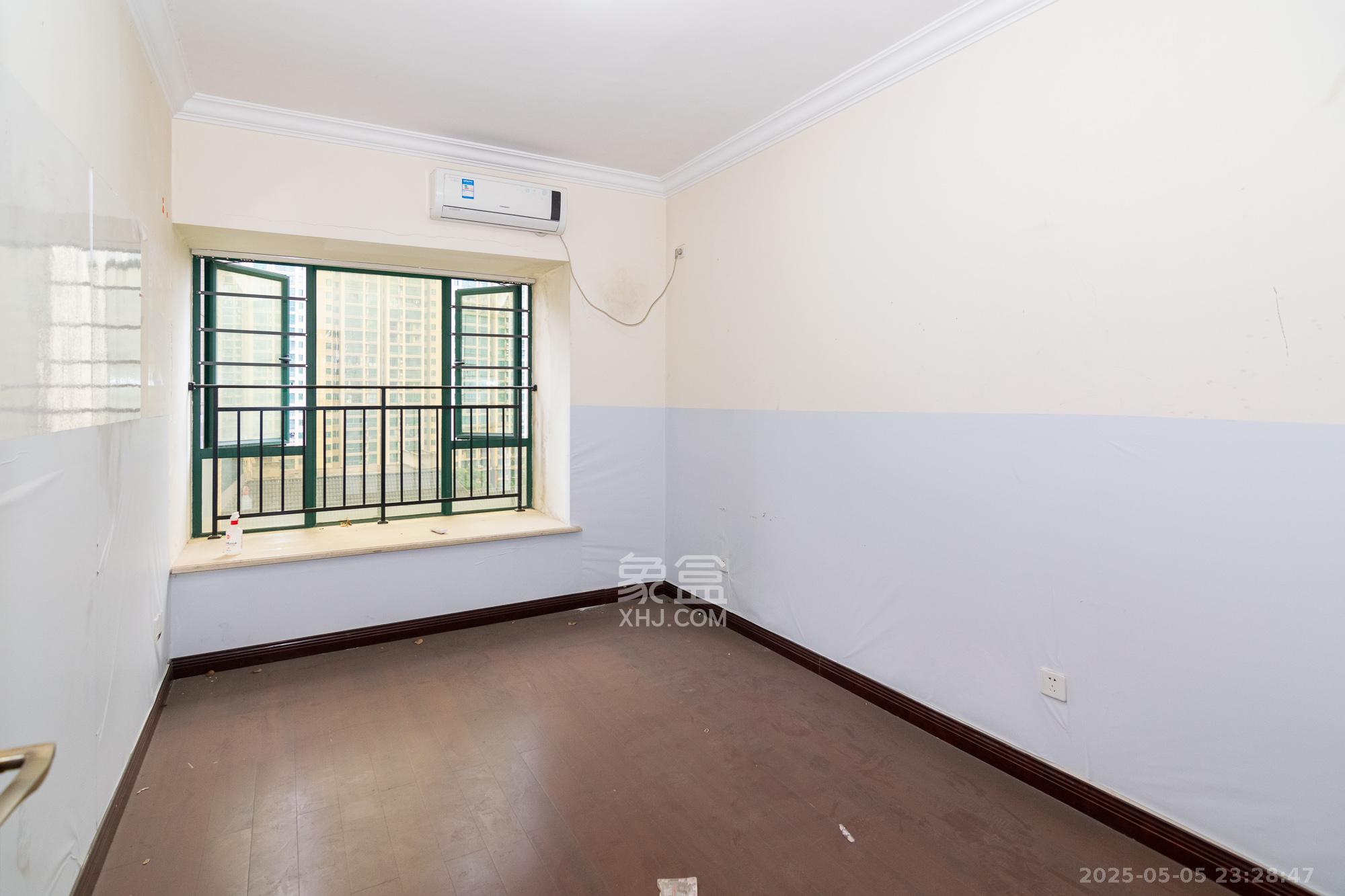 富基世纪公园 3室2厅2卫 60.0万 富基世纪公园 3室2厅2卫 60.0万卧室