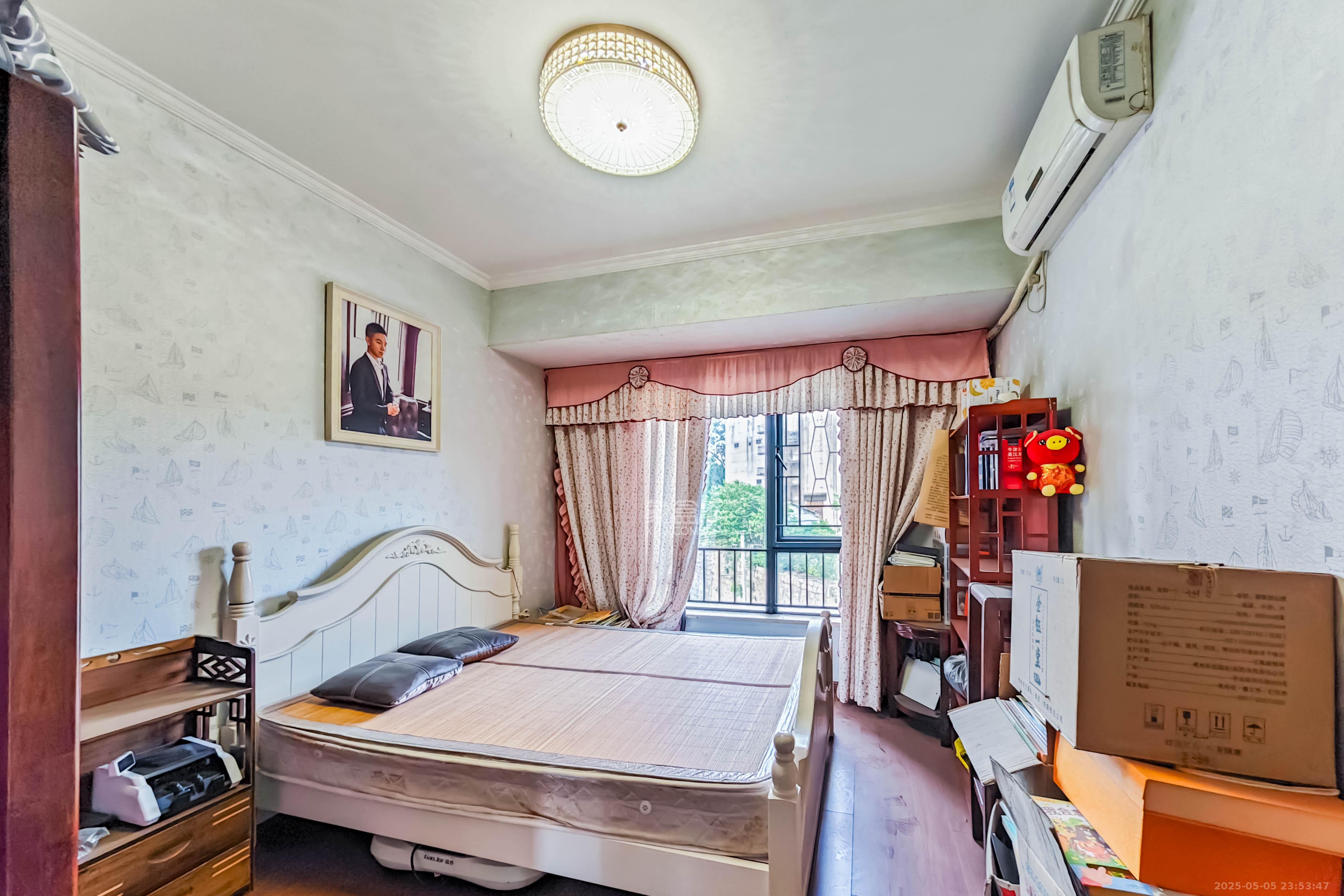 万科金域华府三四期 4室2厅2卫 126.0万 万科金域华府三四期 4室2厅2卫 126.0万卧室