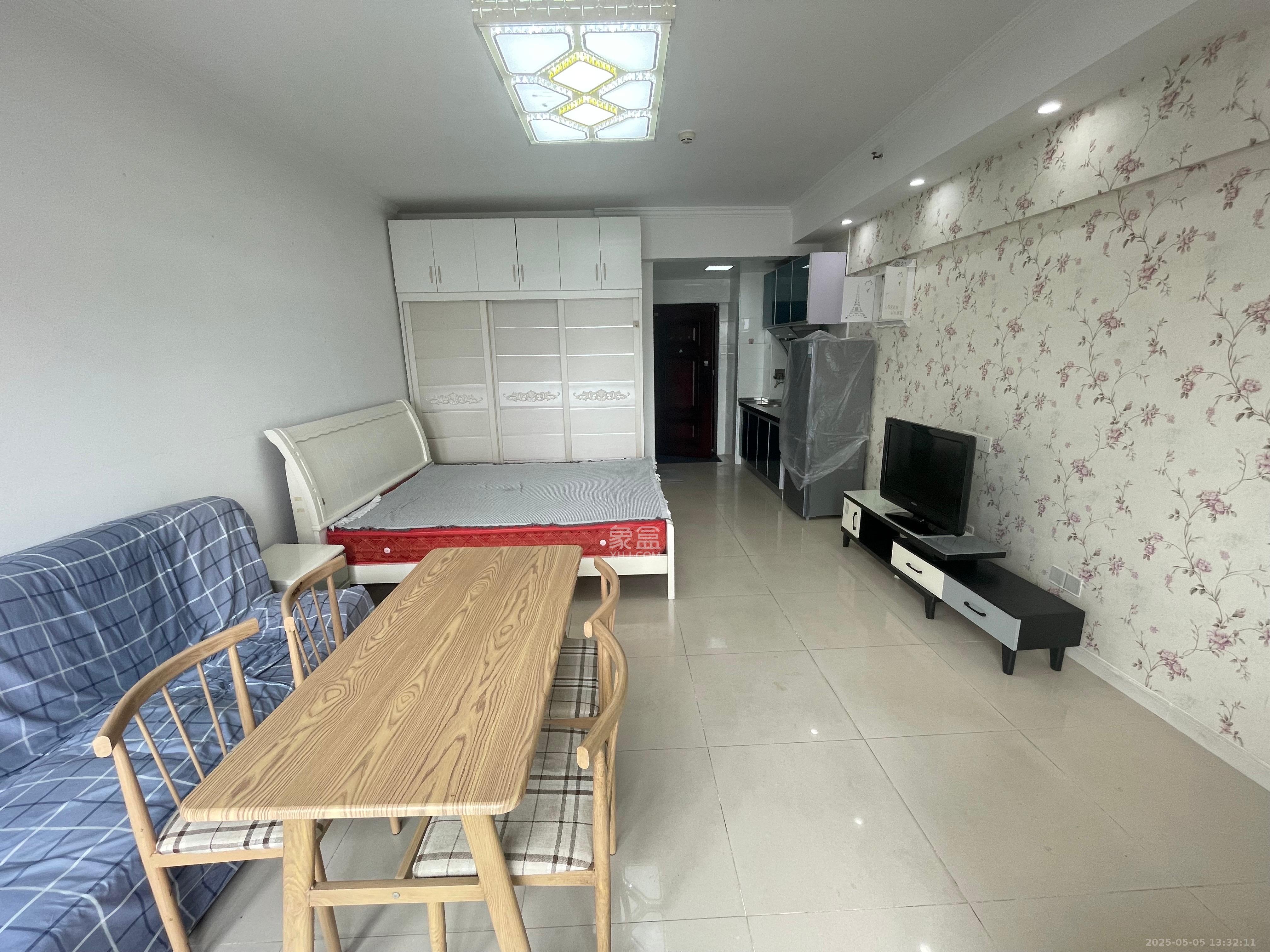 中交里城  1室1厅1卫   1500.00元/月