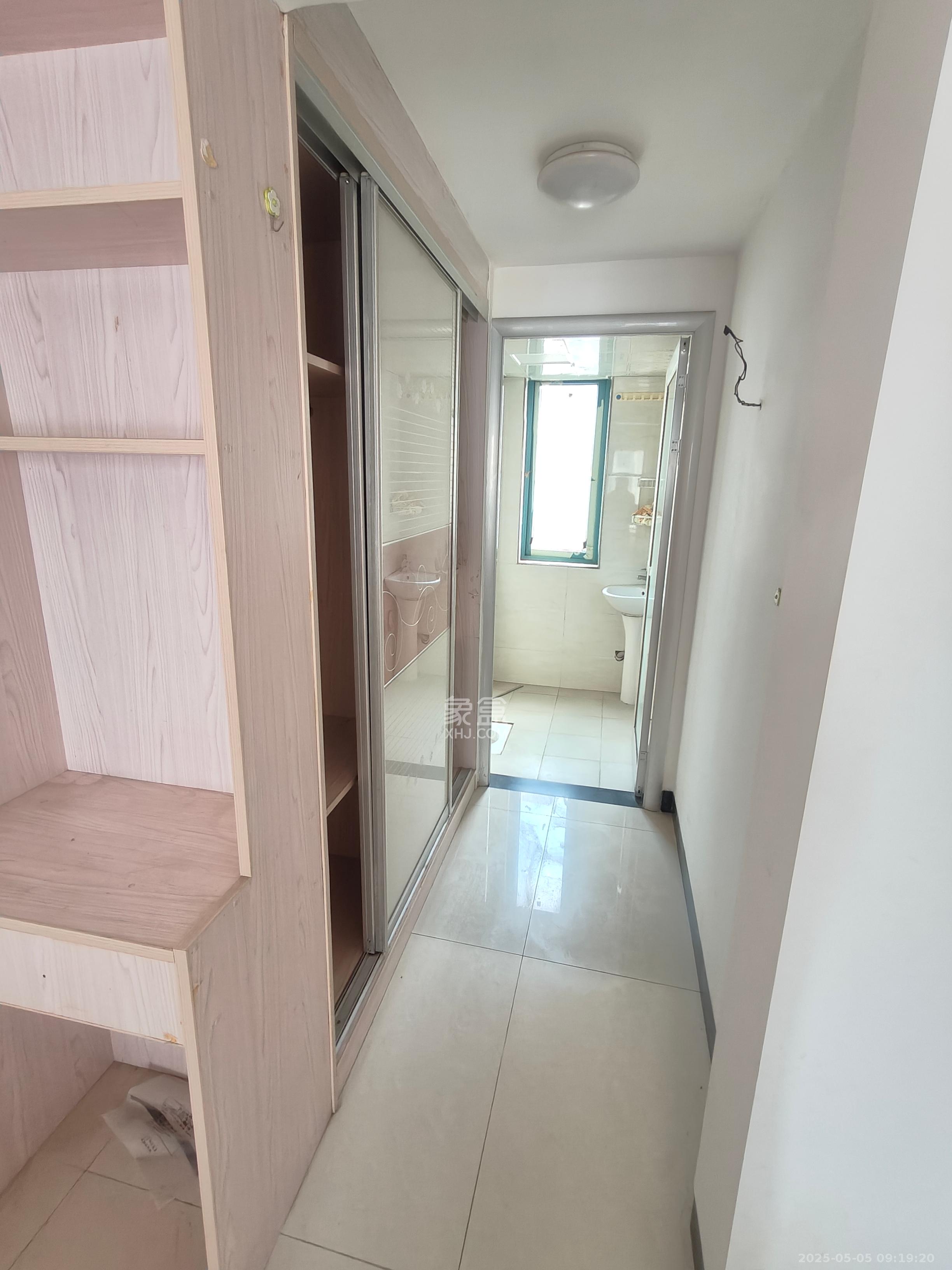 蝴蝶谷  3室2厅2卫   1800.00元/月室内图