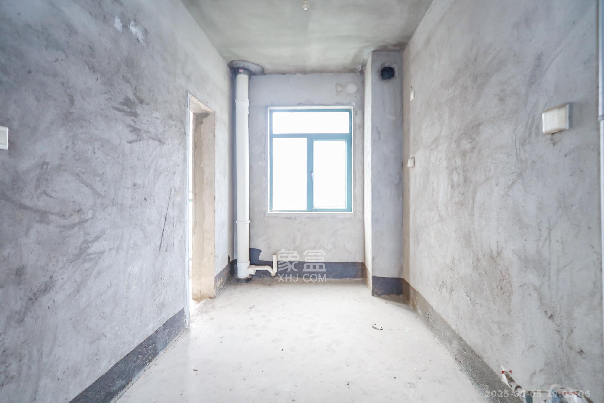 滨江金座  3室2厅2卫    165.0万 滨江金座  3室2厅2卫    165.0万厨房