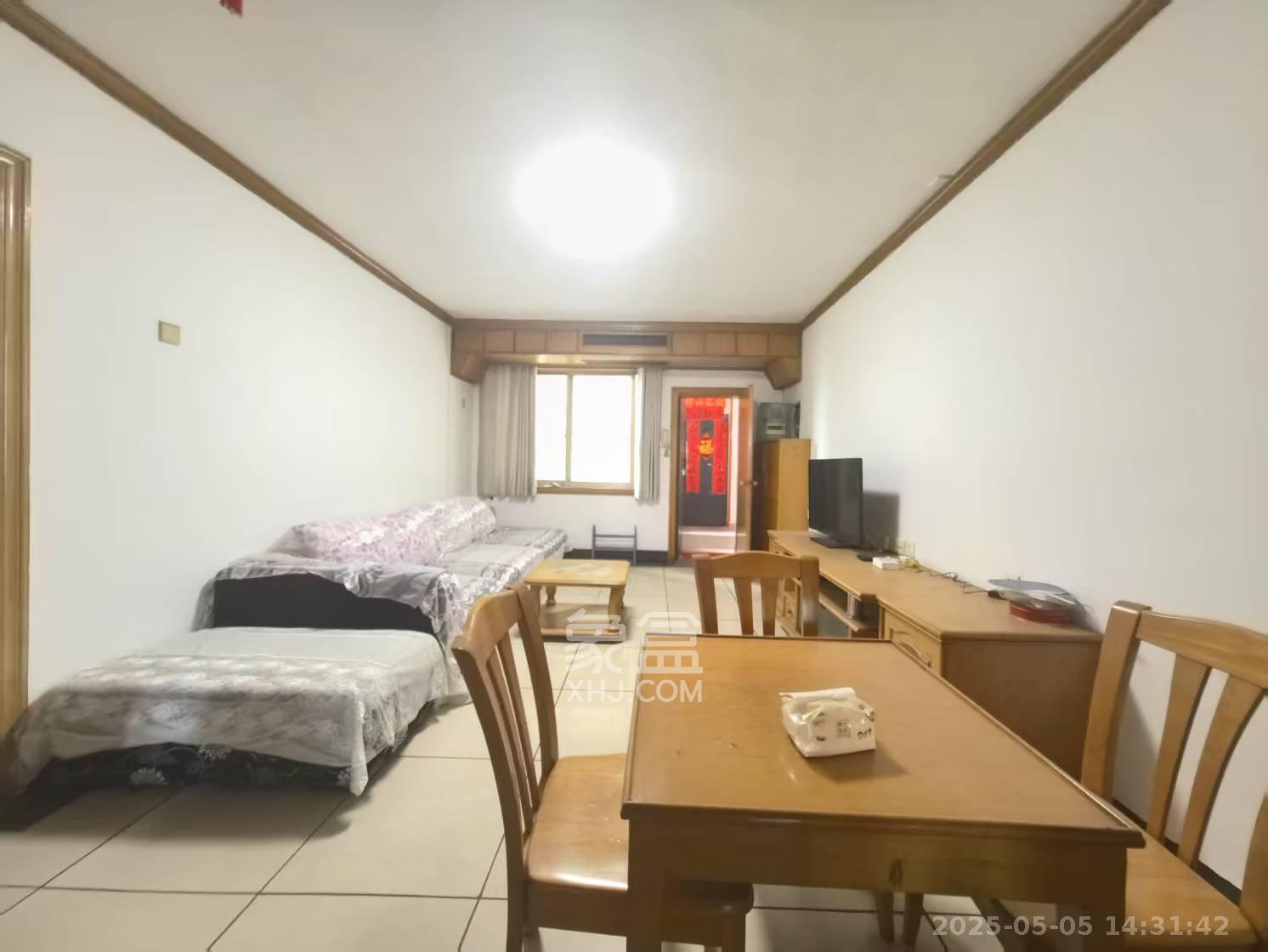 建工集团单位房 4室2厅1卫 2700.0元/月 建工集团单位房 4室2厅1卫 2700.0元/月室内图