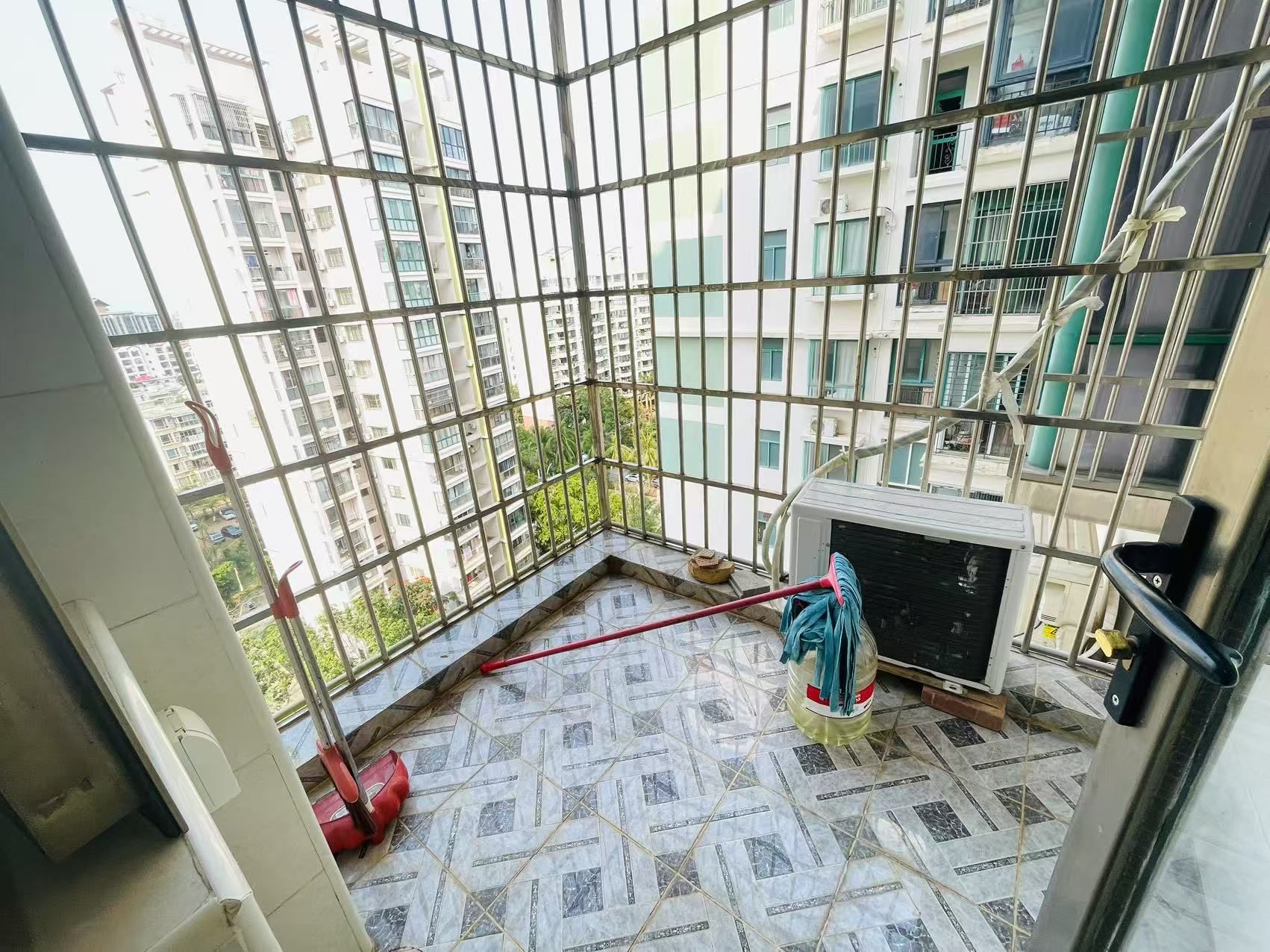 珍珠裕苑二期  3室2厅2卫    210.0万 珍珠裕苑二期  3室2厅2卫    210.0万客厅